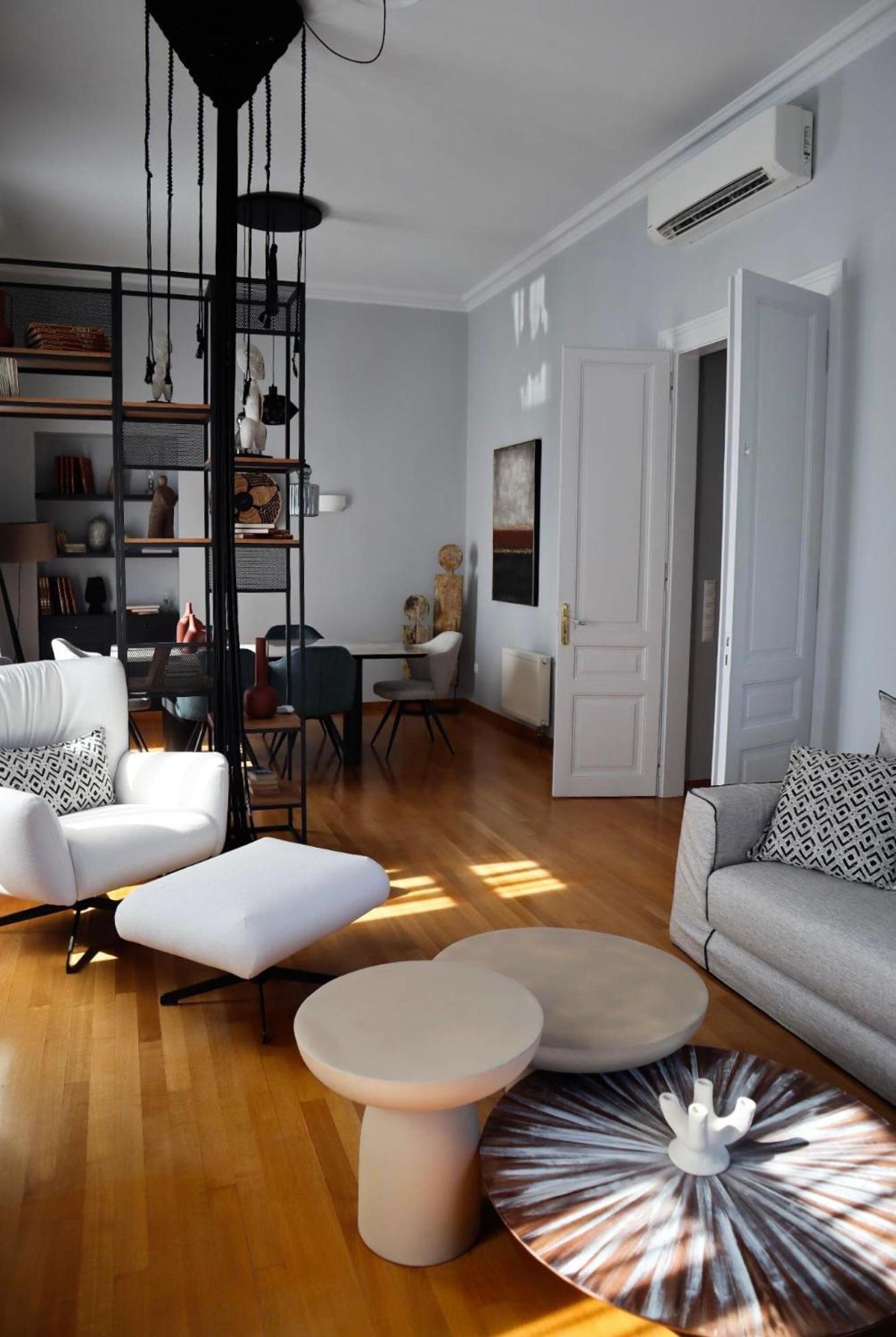 Thiseas Luxury Apartment