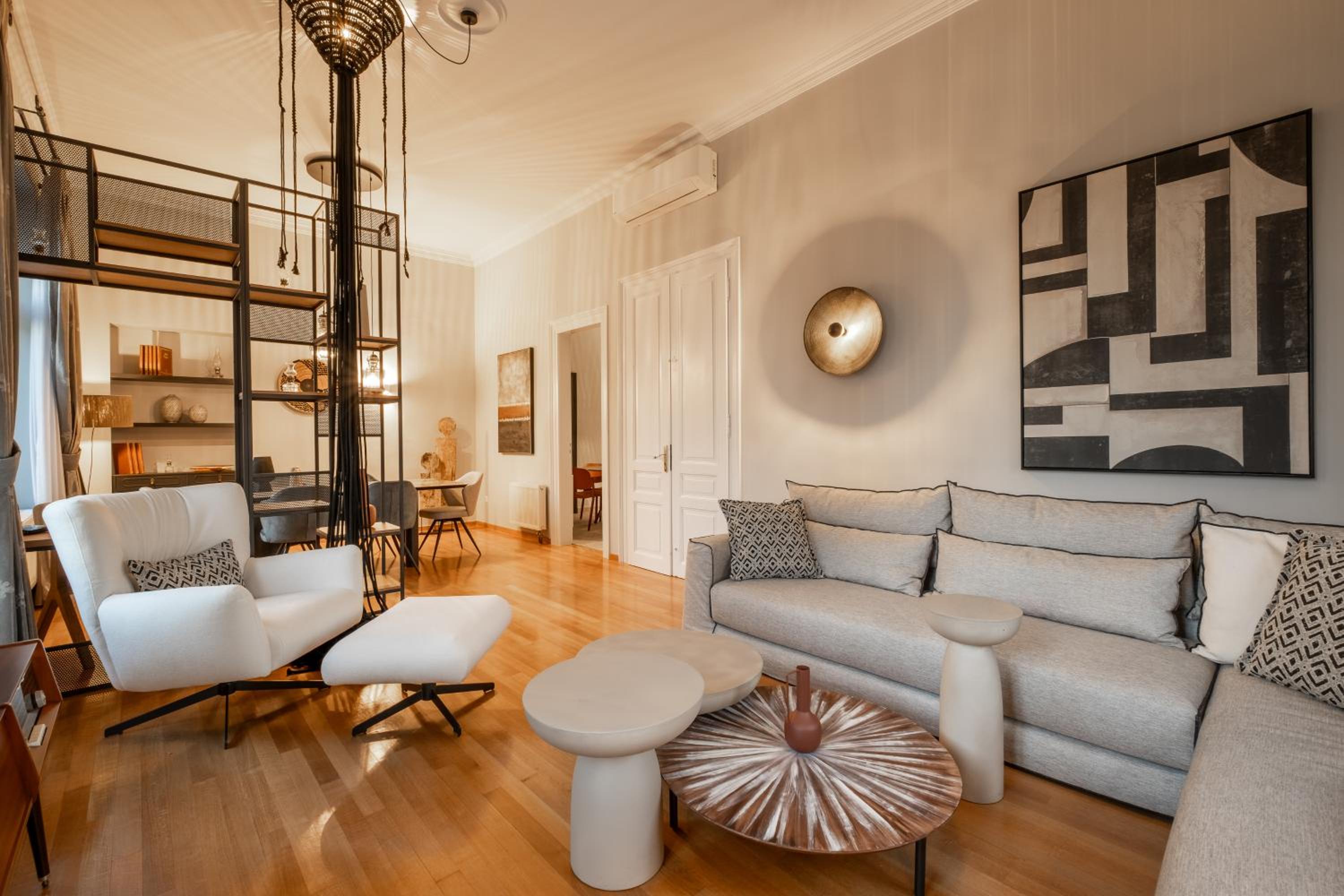 Thiseas Luxury Apartment