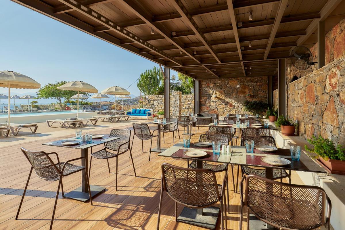 outdoor BBQ area