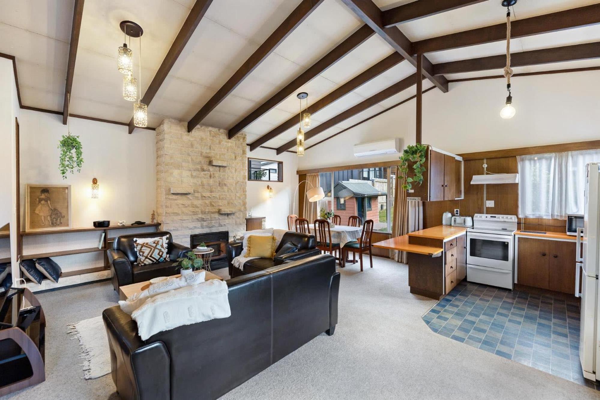 Character Retro Family home in Queenstown view 4