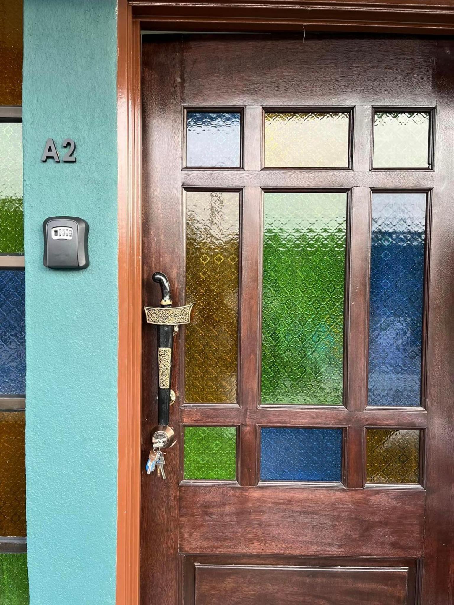 Rumah Armand Private Pool 5 bilik Pengkalan Balak Tg Bidara Masjid Tanah Melaka