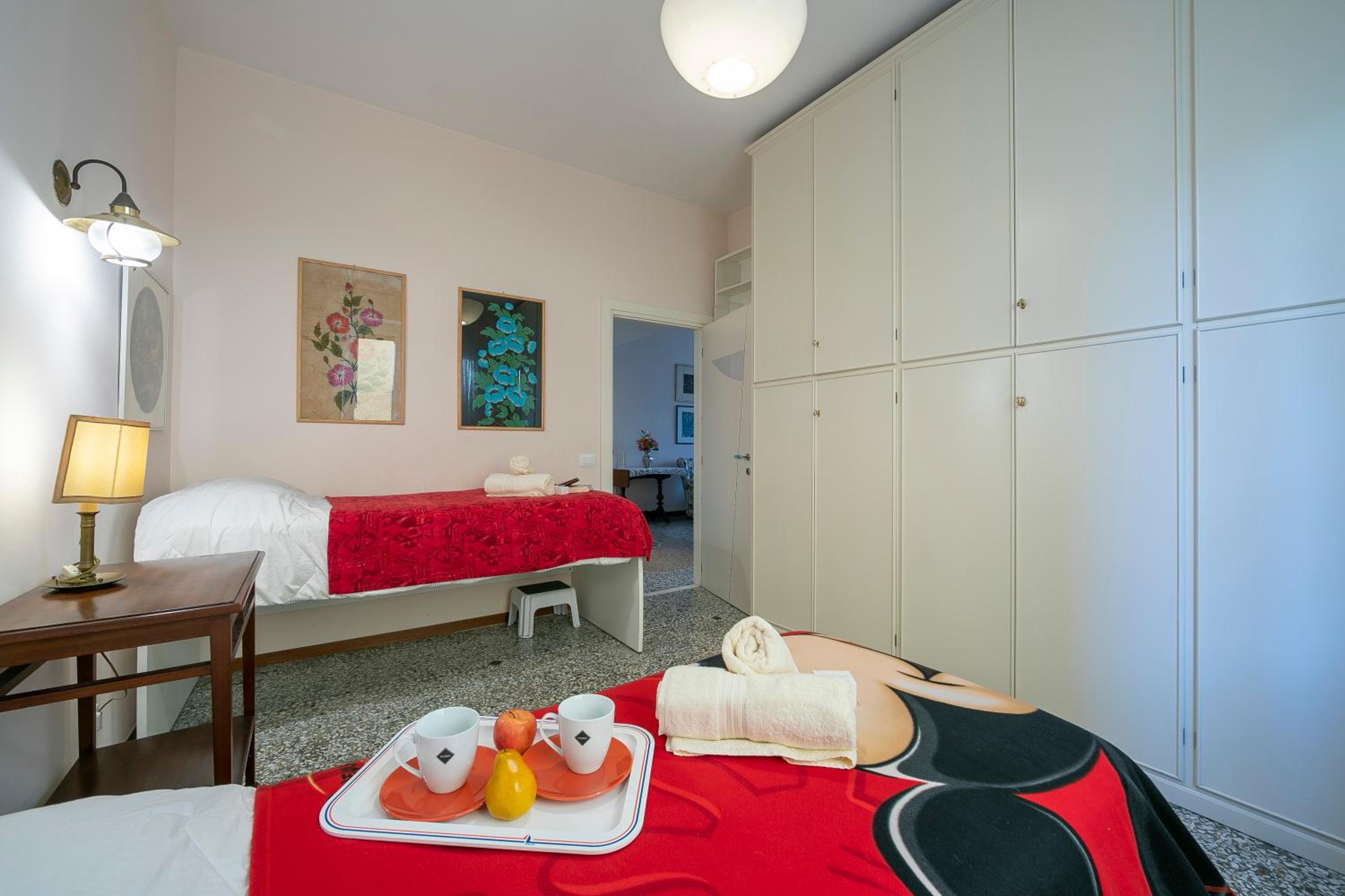 Sunrise Apartment Seaview 100m to Beach - Happy Rentals