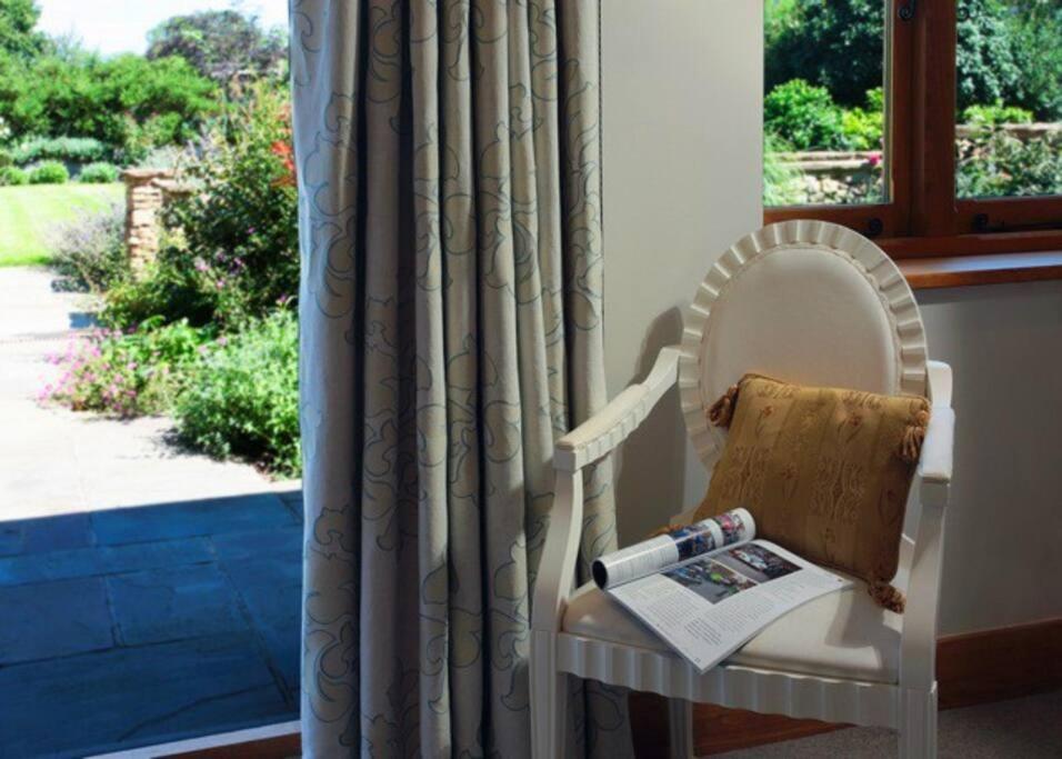 Horsham-Gatwick 16 miles Luxury-near Leonardslee view 5
