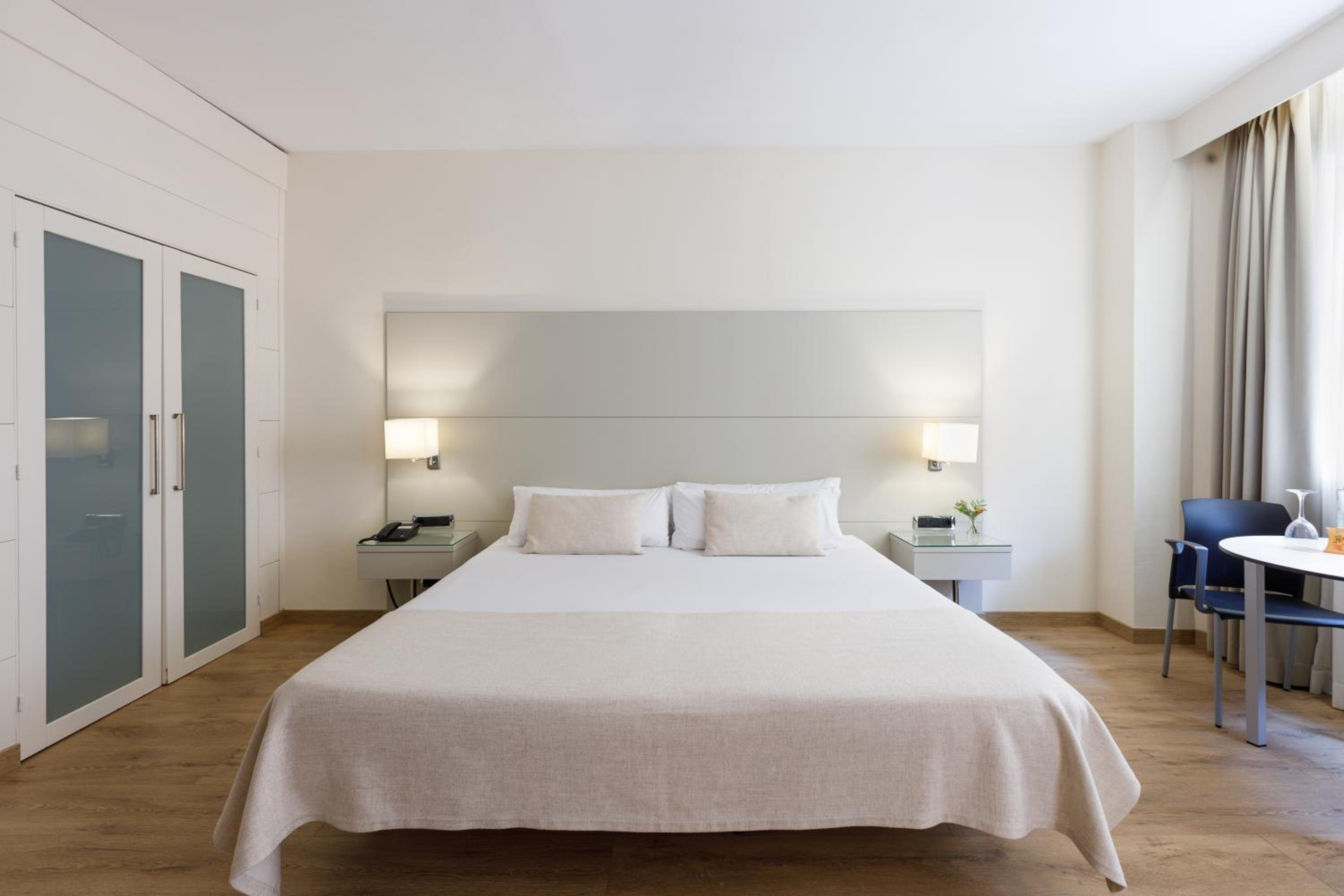 Aparthotel Mariano Cubi Barcelona-1