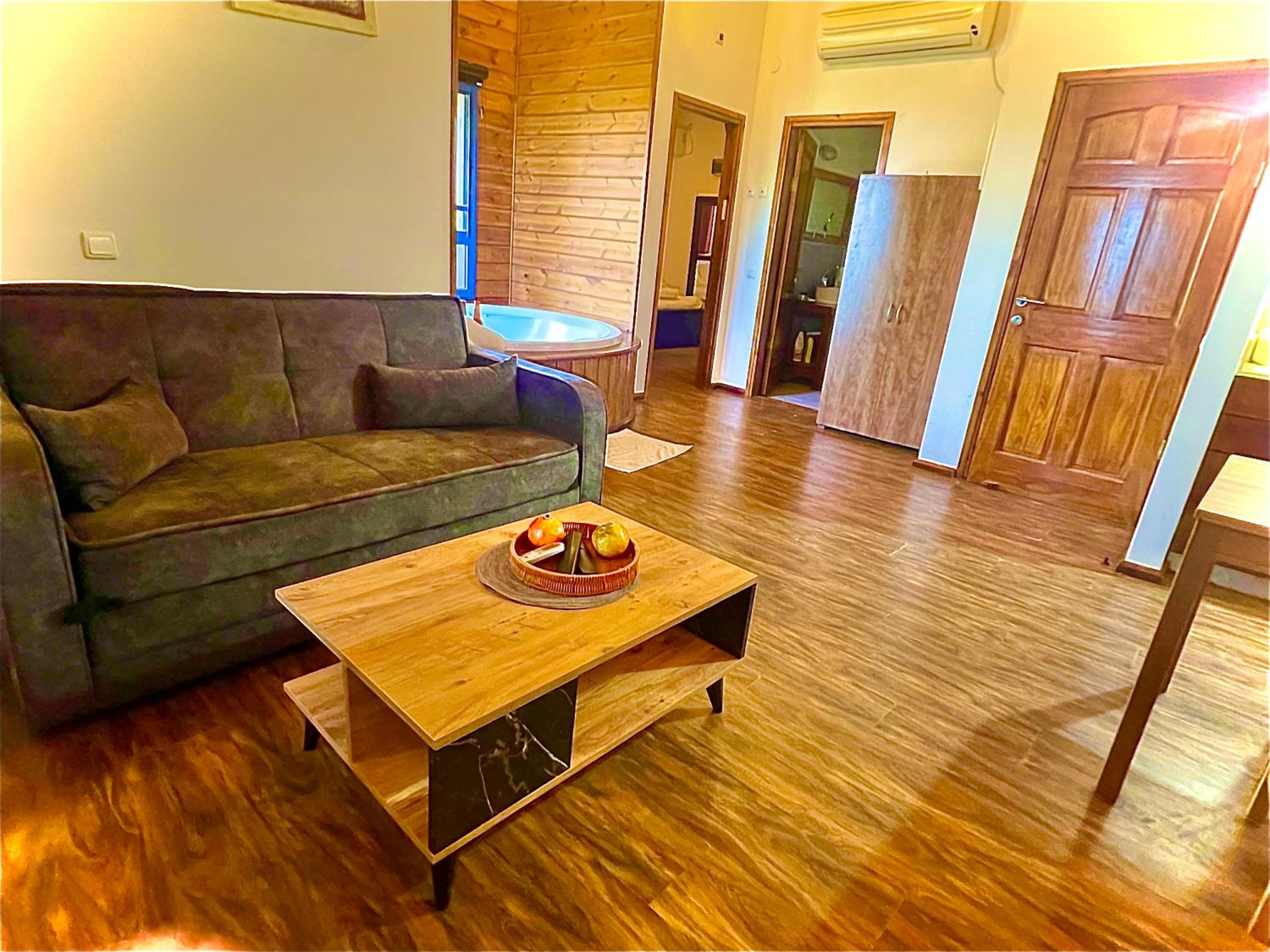 Cabin Eretz Ha-Kineret view 5