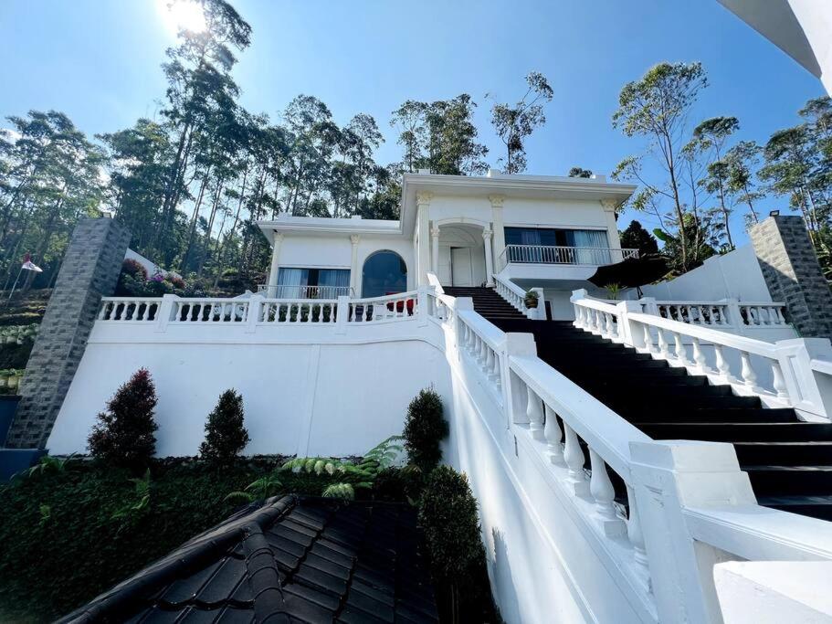 Skyline BlueDome Villa Ciwidey