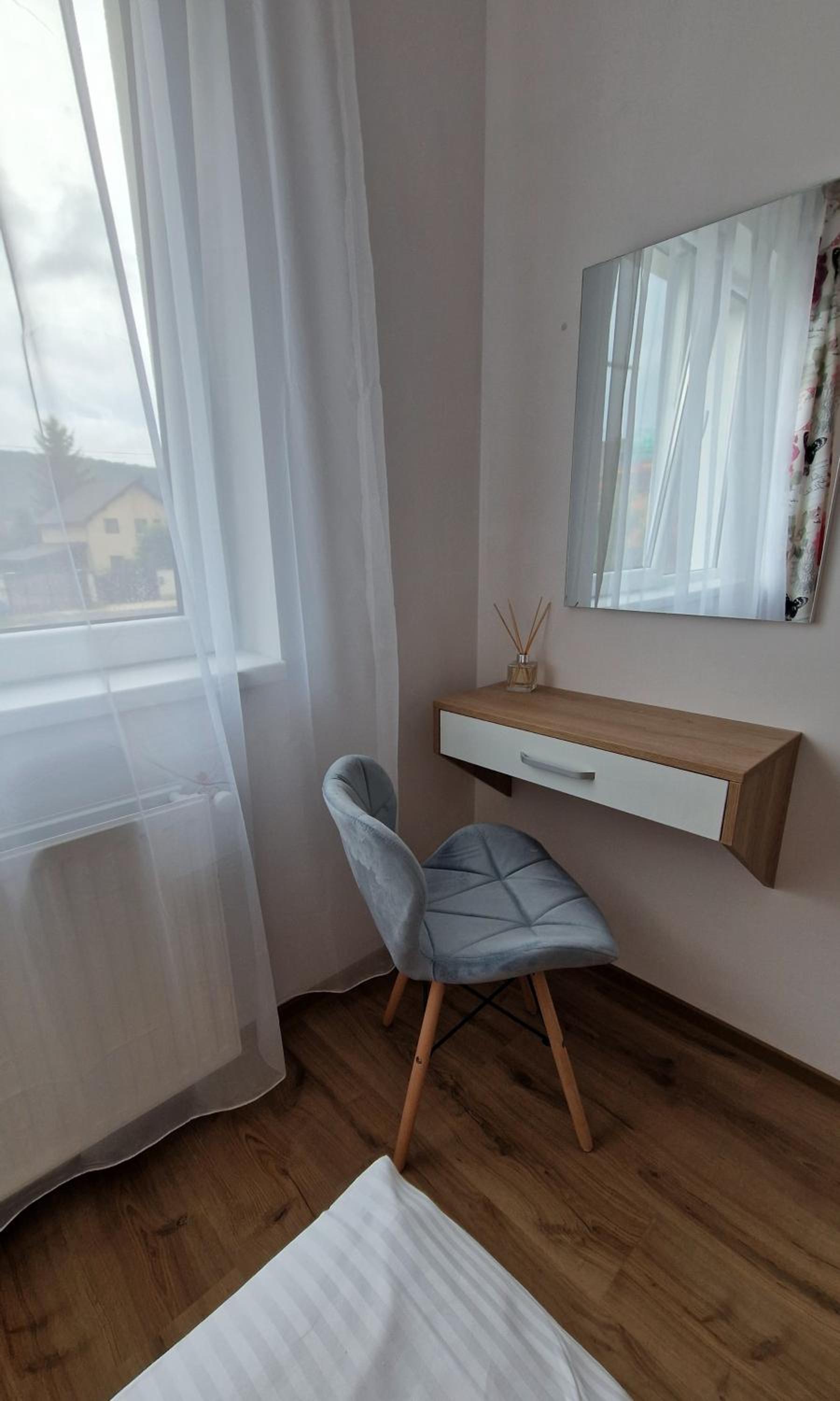 Photo 7
