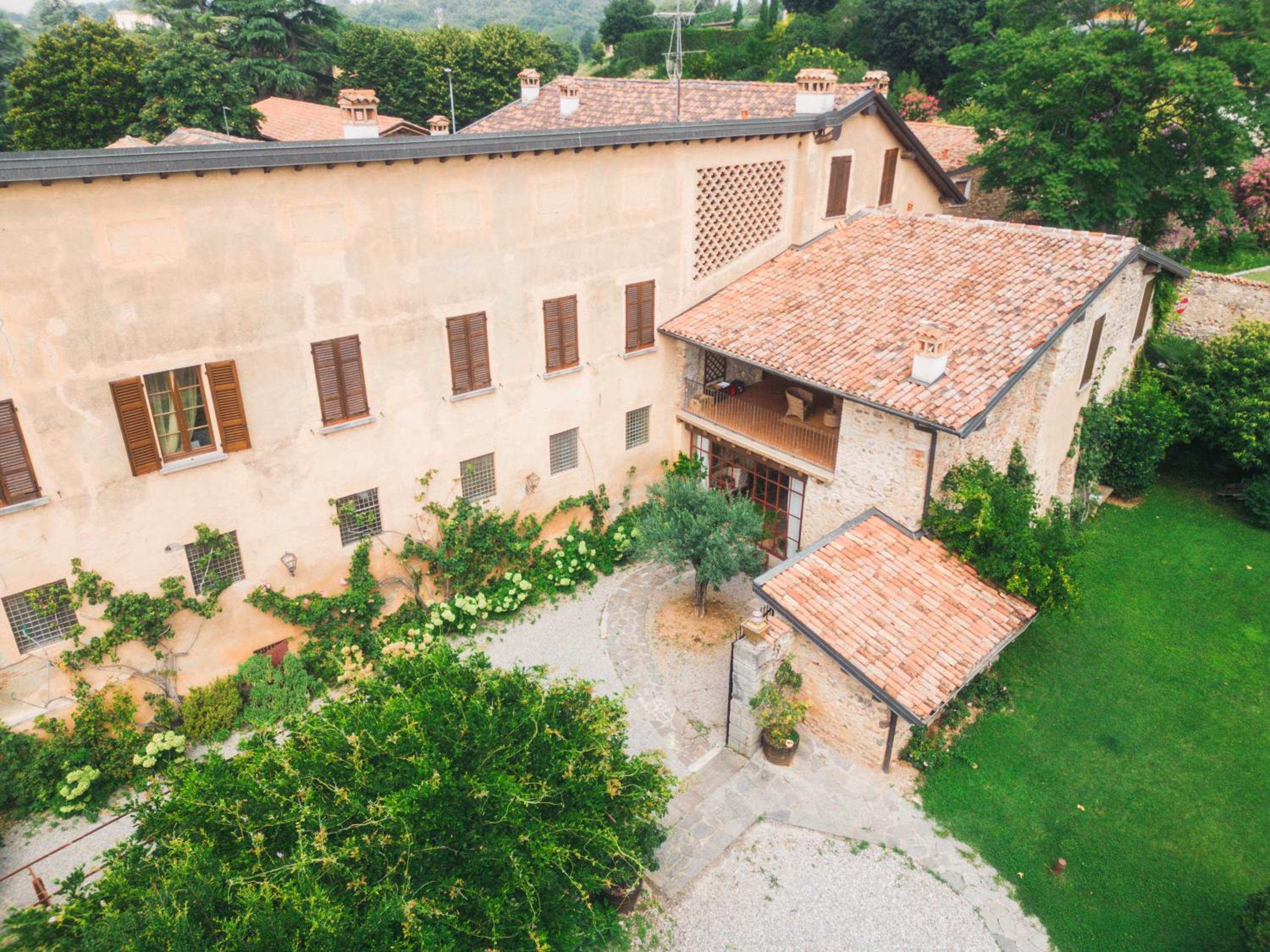 Franciacorta Country Lodges view 2