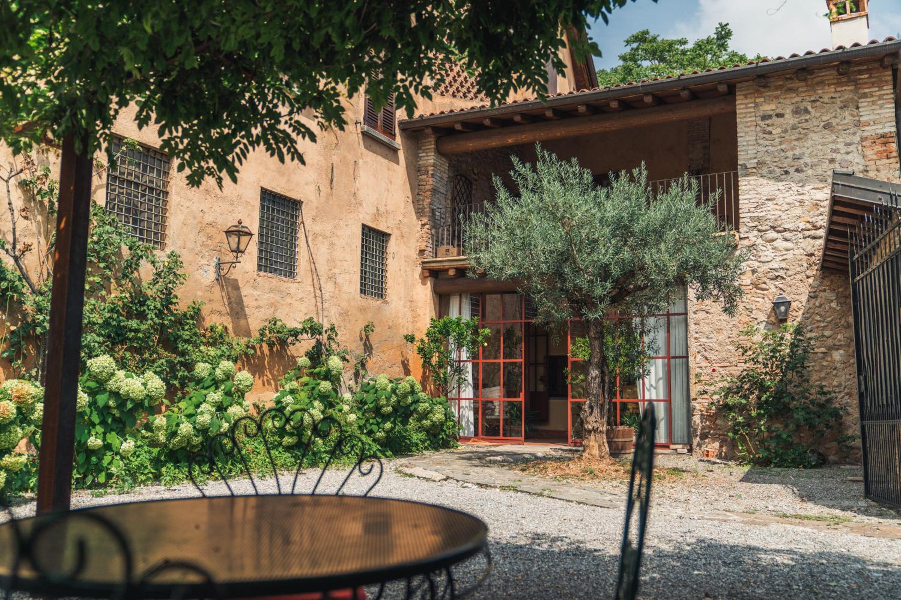 Franciacorta Country Lodges view 4