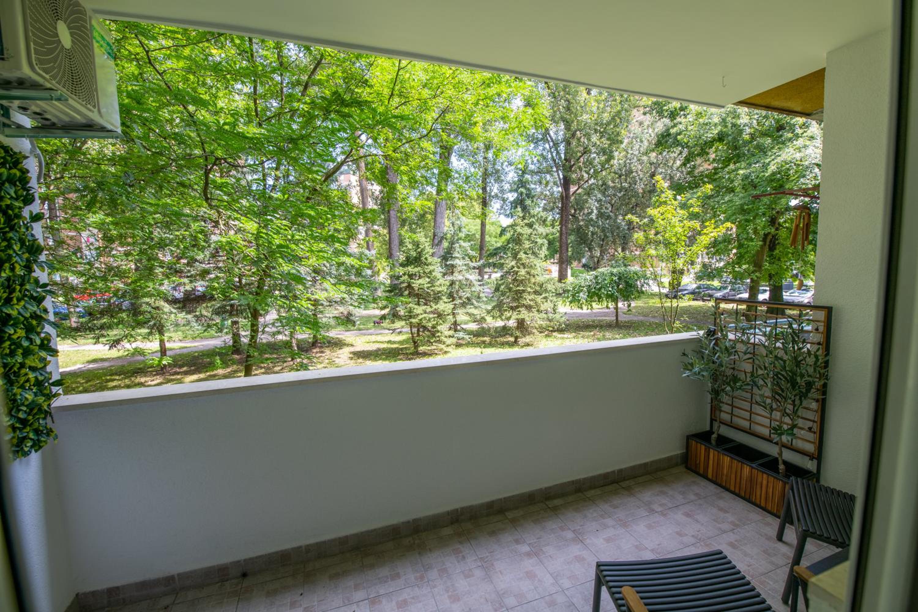 Hotel BNF Lounge - Image 1