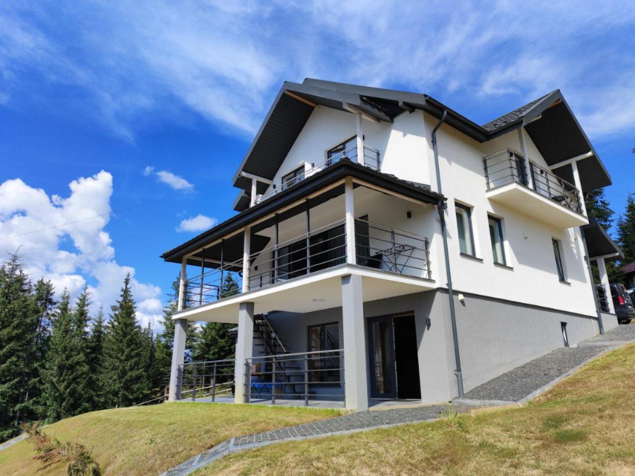 Lidia chalets view 3