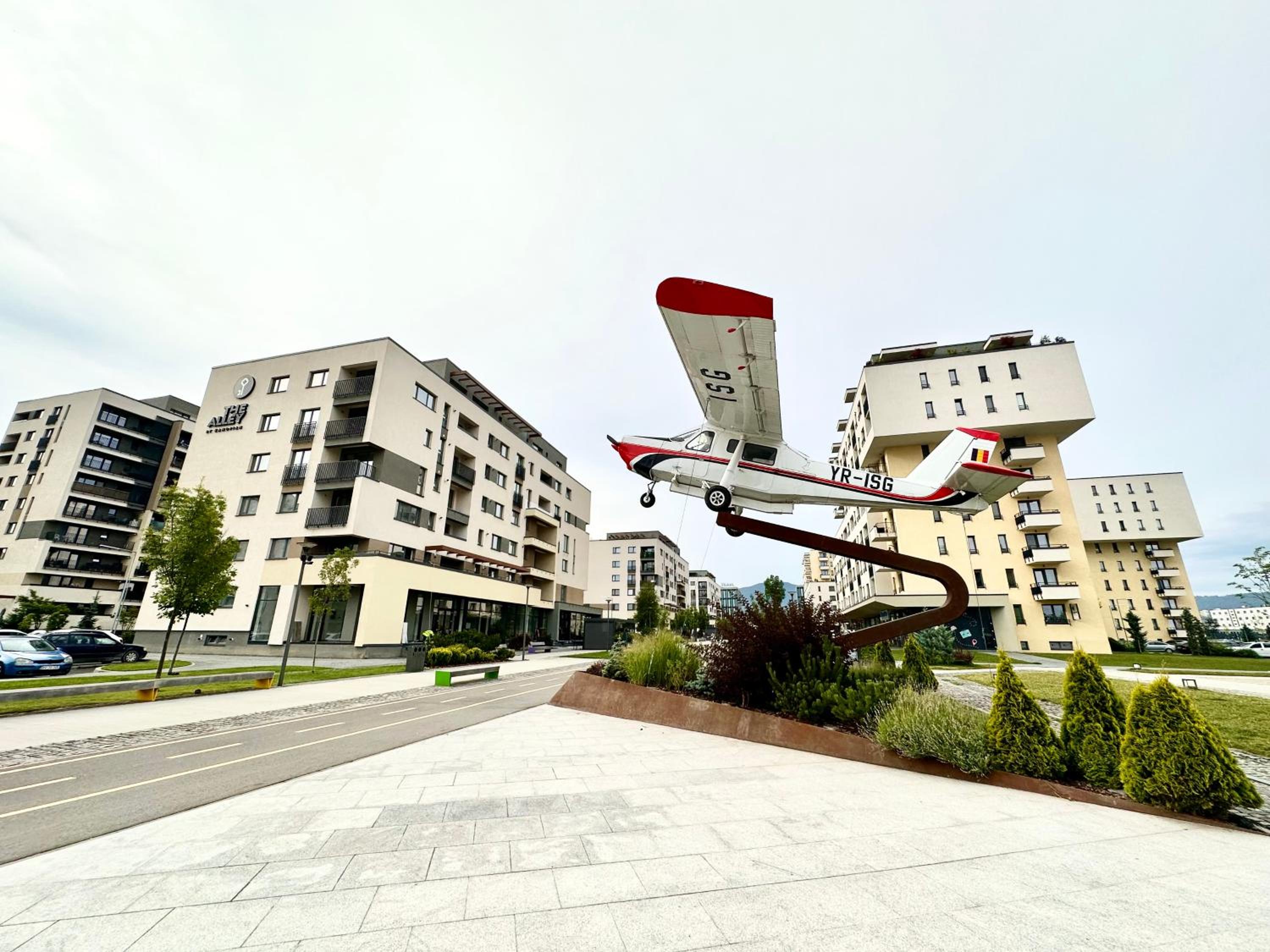Kasper Coresi Mall - Rise Private Apartments & Suites view 3