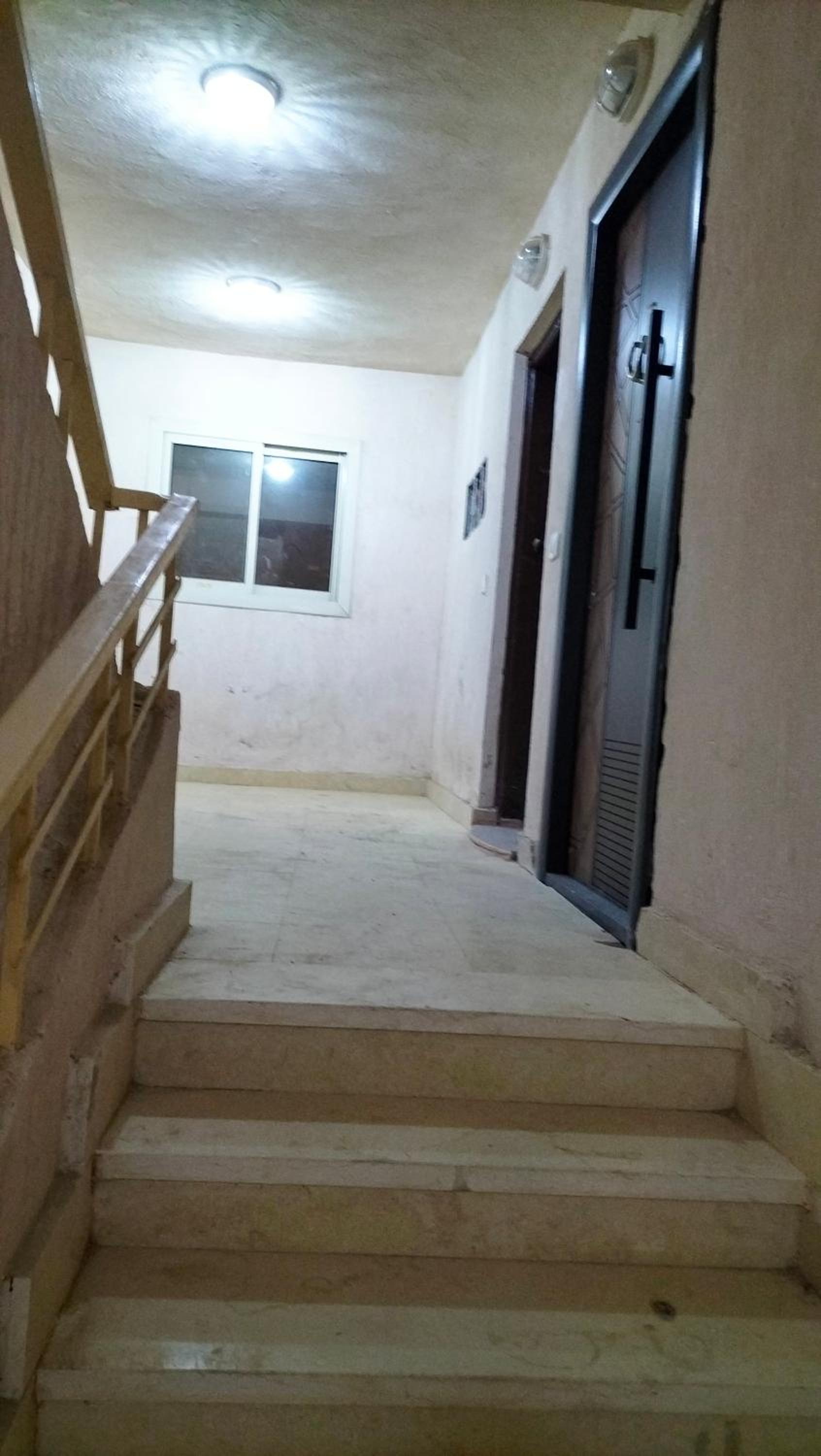 Arab private room for male only view 3