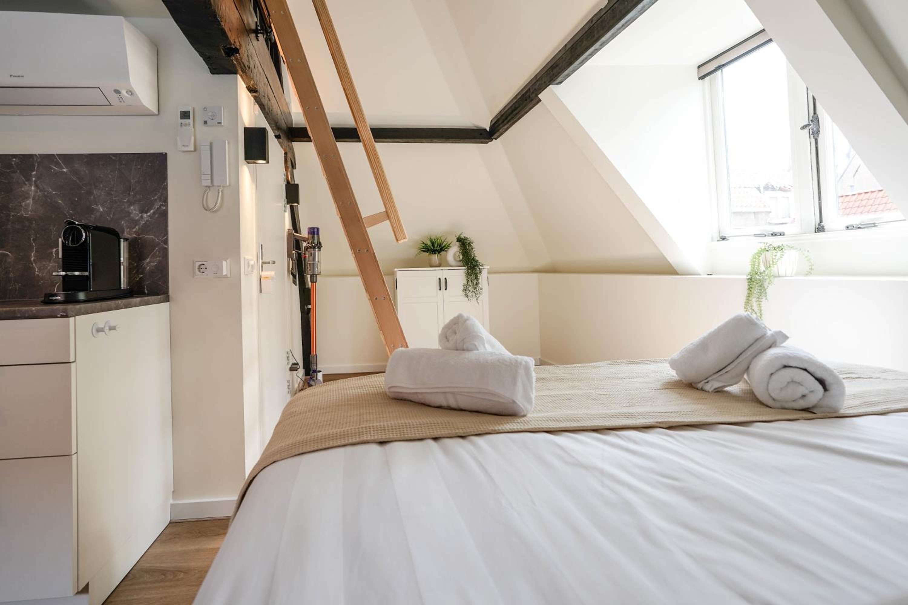 Beautiful Apartment With Loft