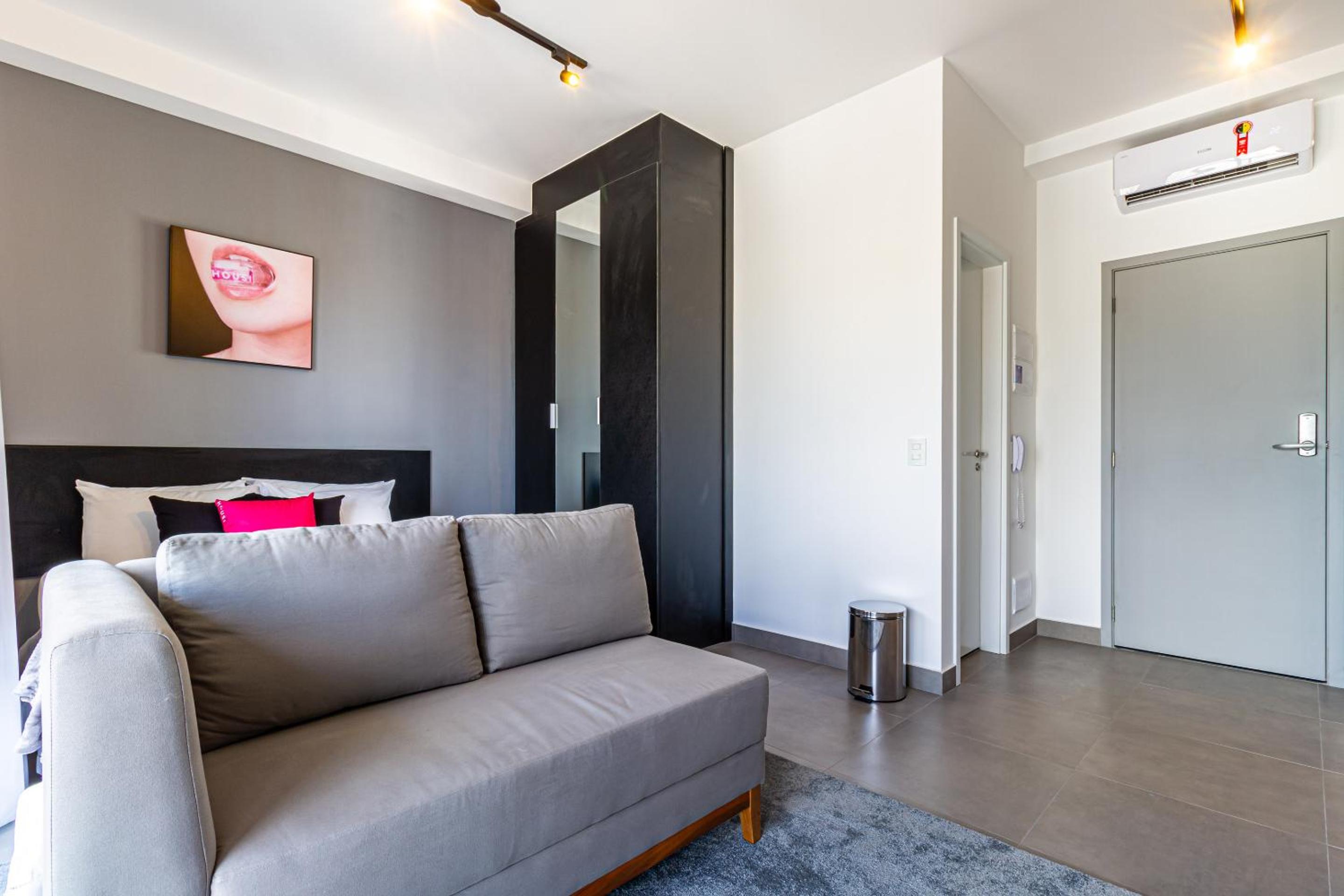 360 VN Capote Valente by Housi