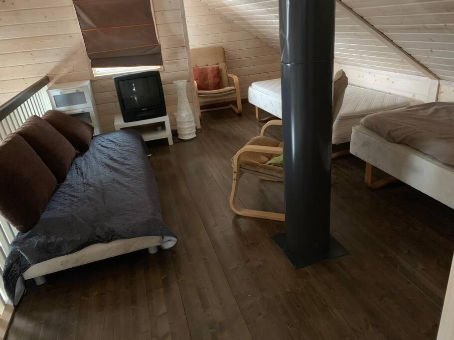 Villa Riihitonttu - Cozy Cabin for 8 Guests