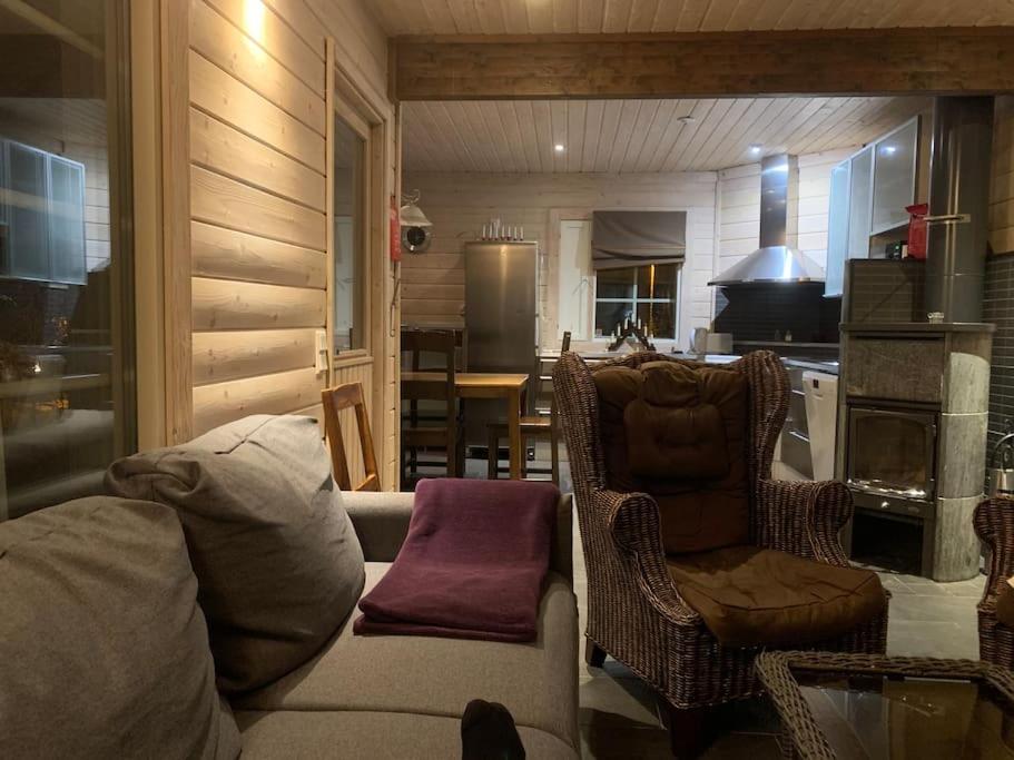 Villa Riihitonttu - Cozy Cabin for 8 Guests