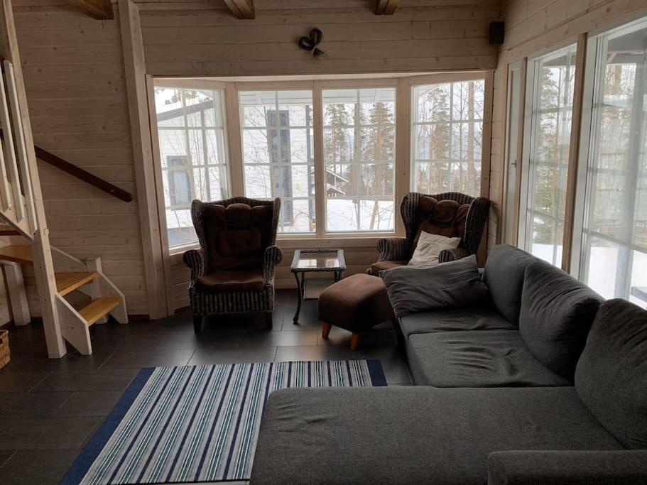 Villa Riihitonttu - Cozy Cabin for 8 Guests