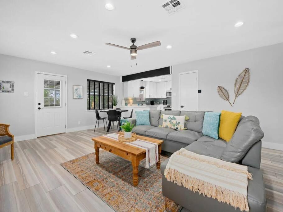 Casa Rockport - Waterfront + Pet Friendly view 3