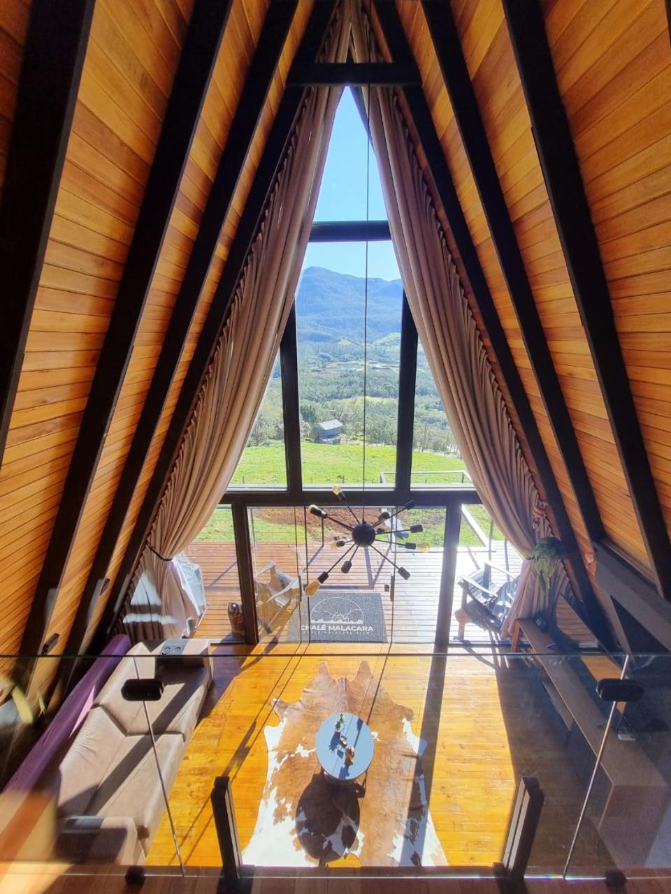 Vila Rosa Lodges - Chalés e Domo