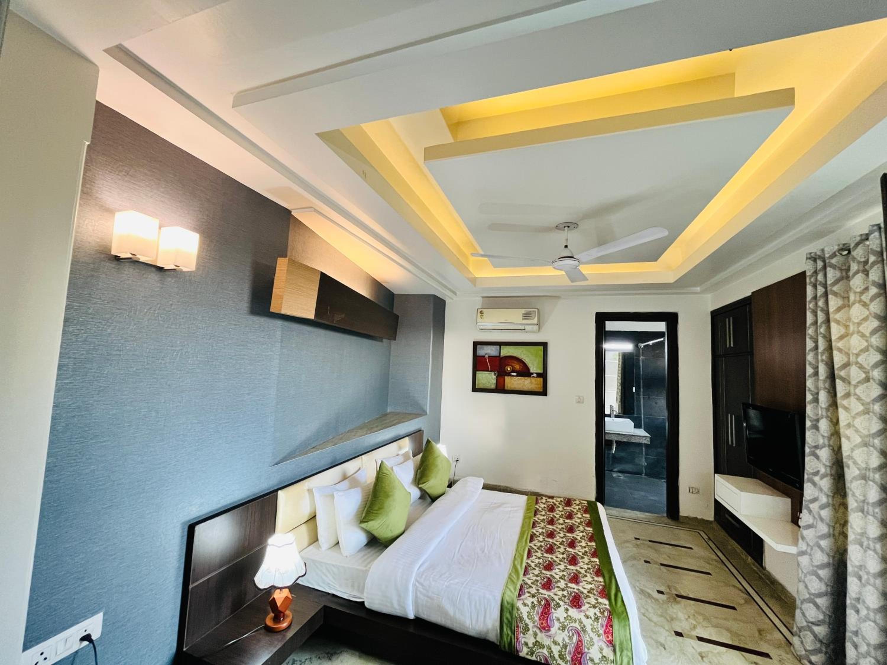 Hotel Dayal Regency near IMT Chowk Manesar, Manesar