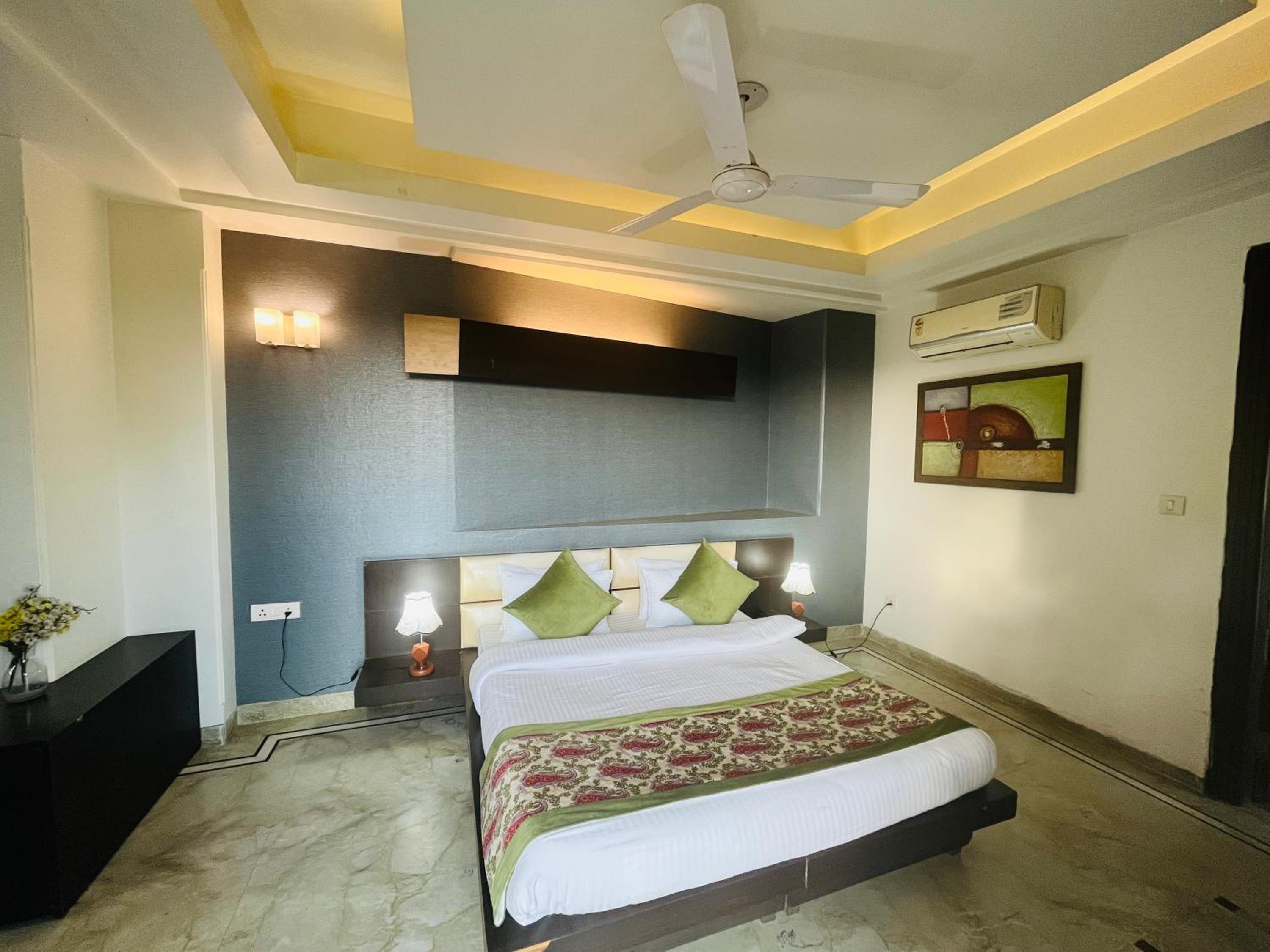 Hotel Dayal Regency near IMT Chowk Manesar, Manesar