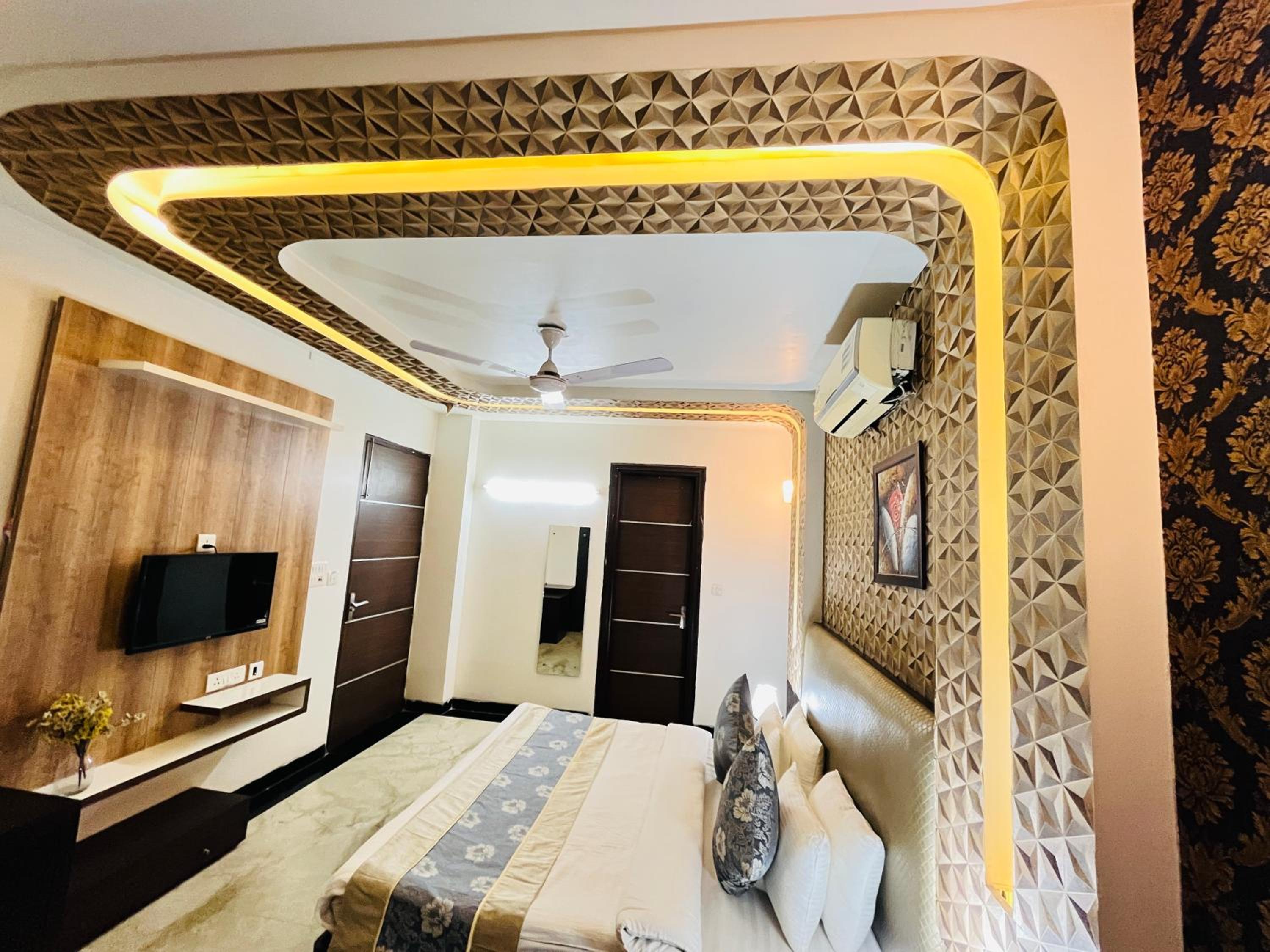 Hotel Dayal Regency near IMT Chowk Manesar, Manesar