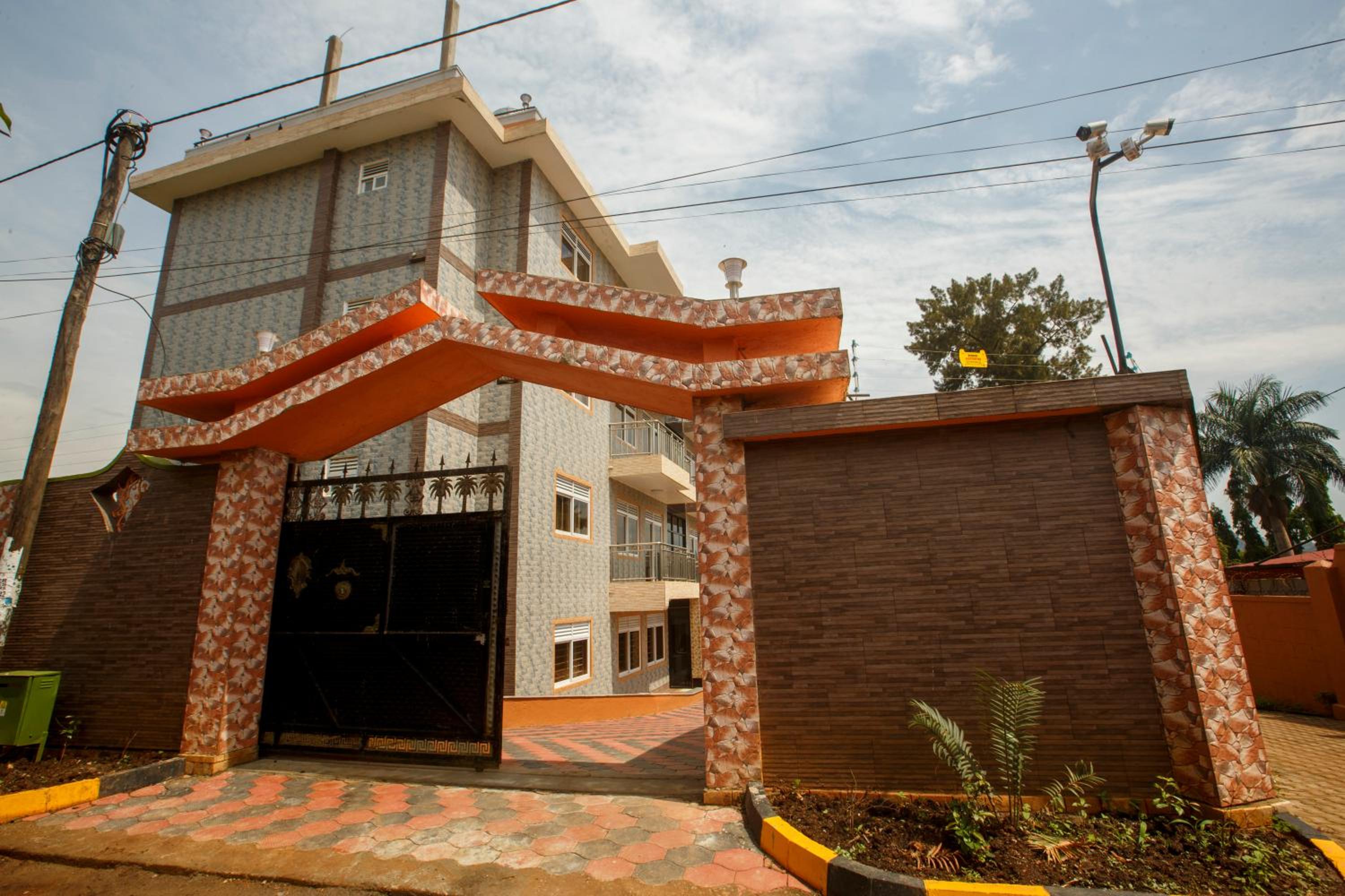 Malaika courts