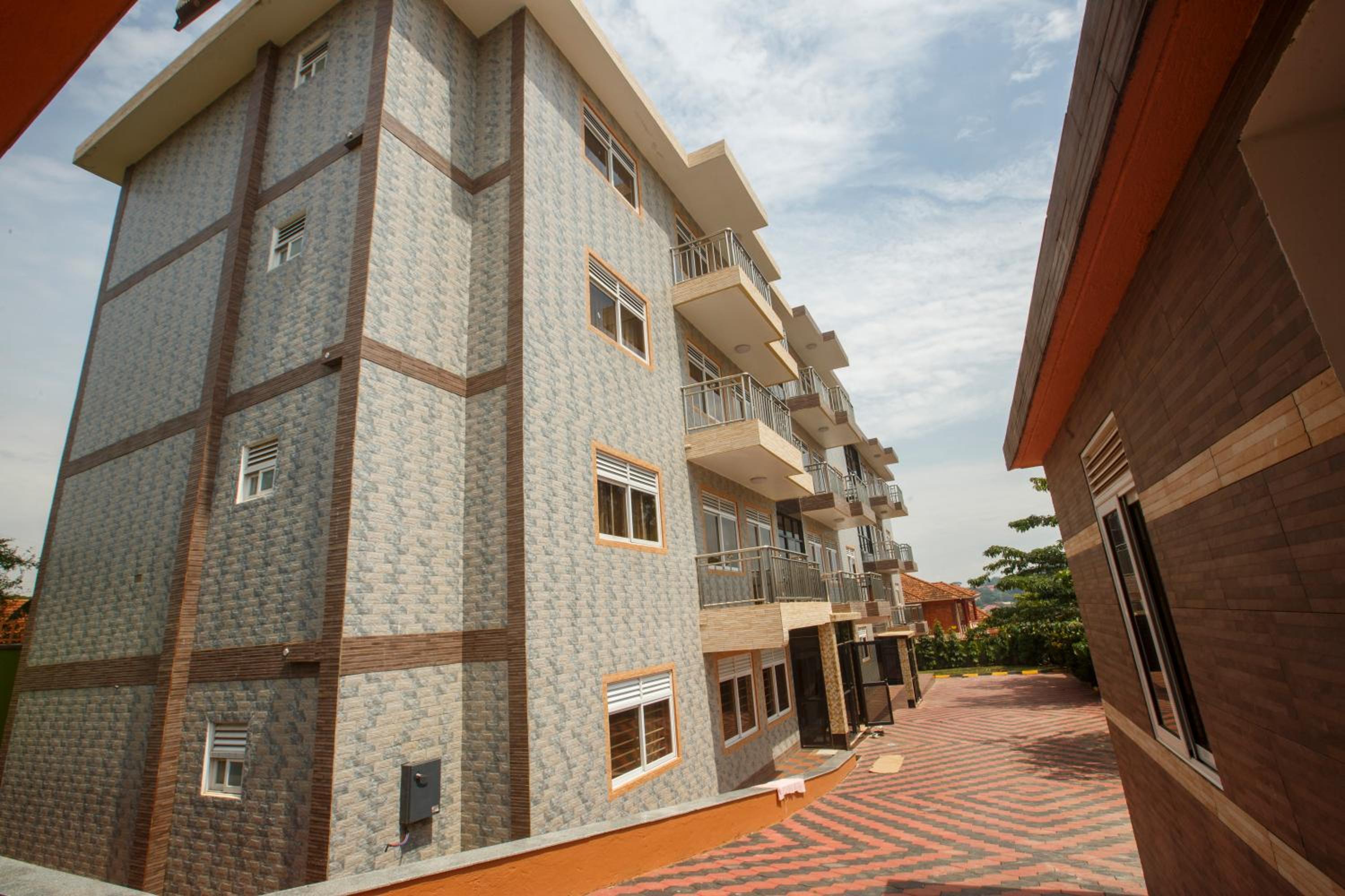 Malaika courts