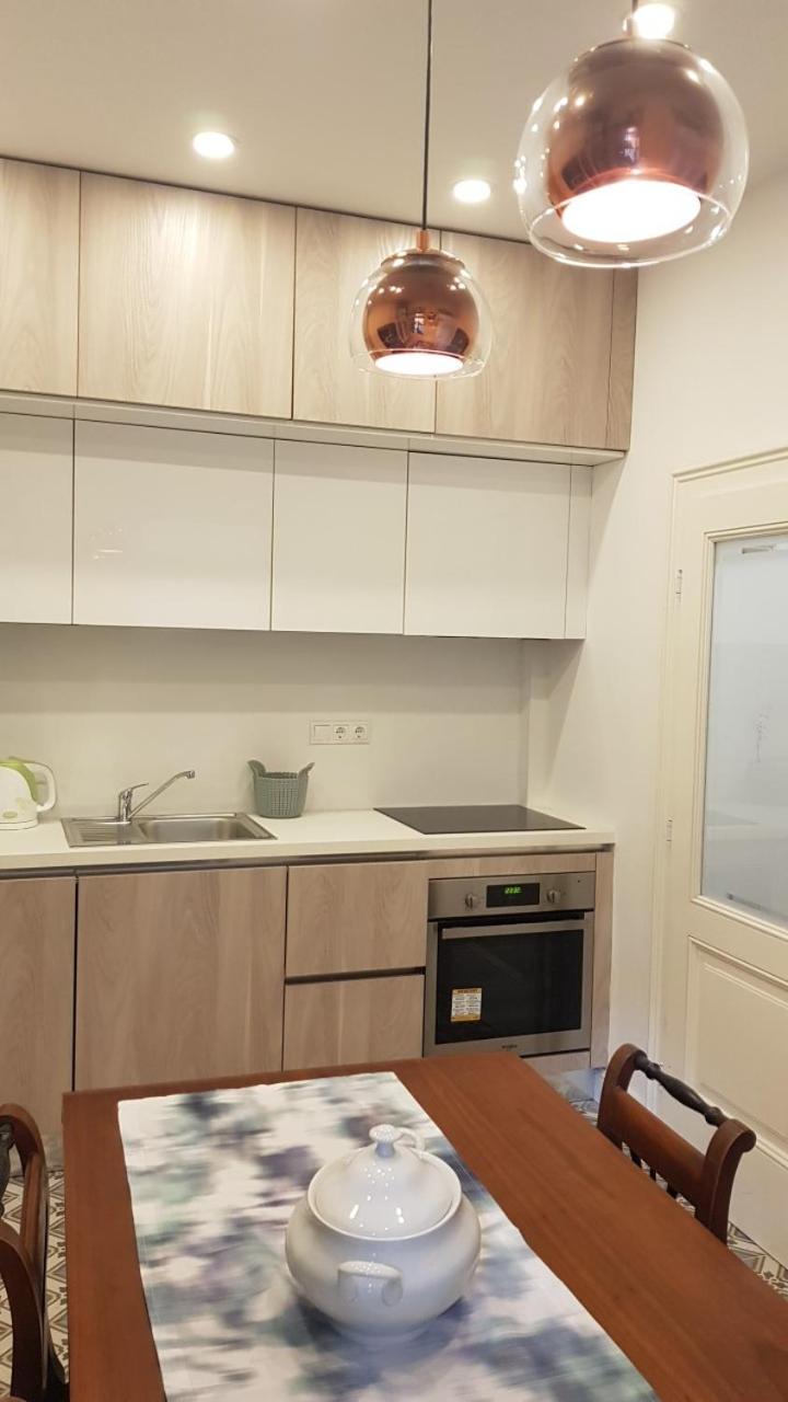 Center Gold Apartment view 3