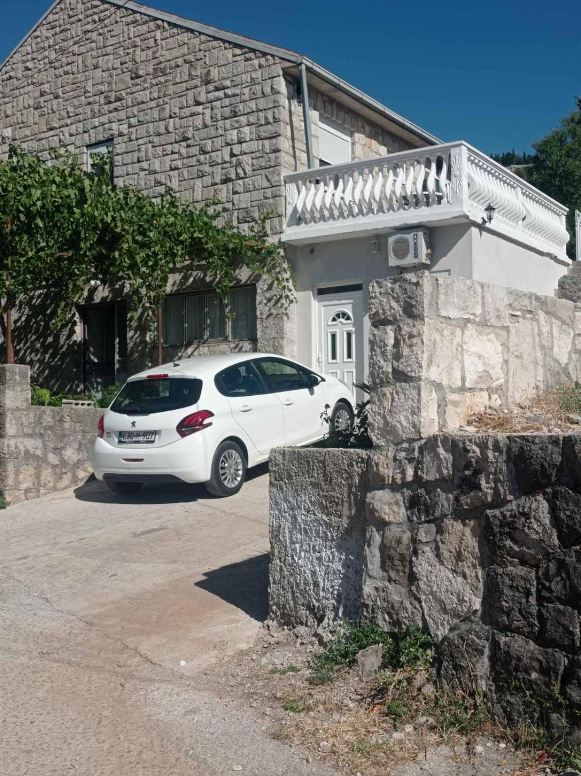 Jovanluka apartman studio nadomak Arslanaginića mosta