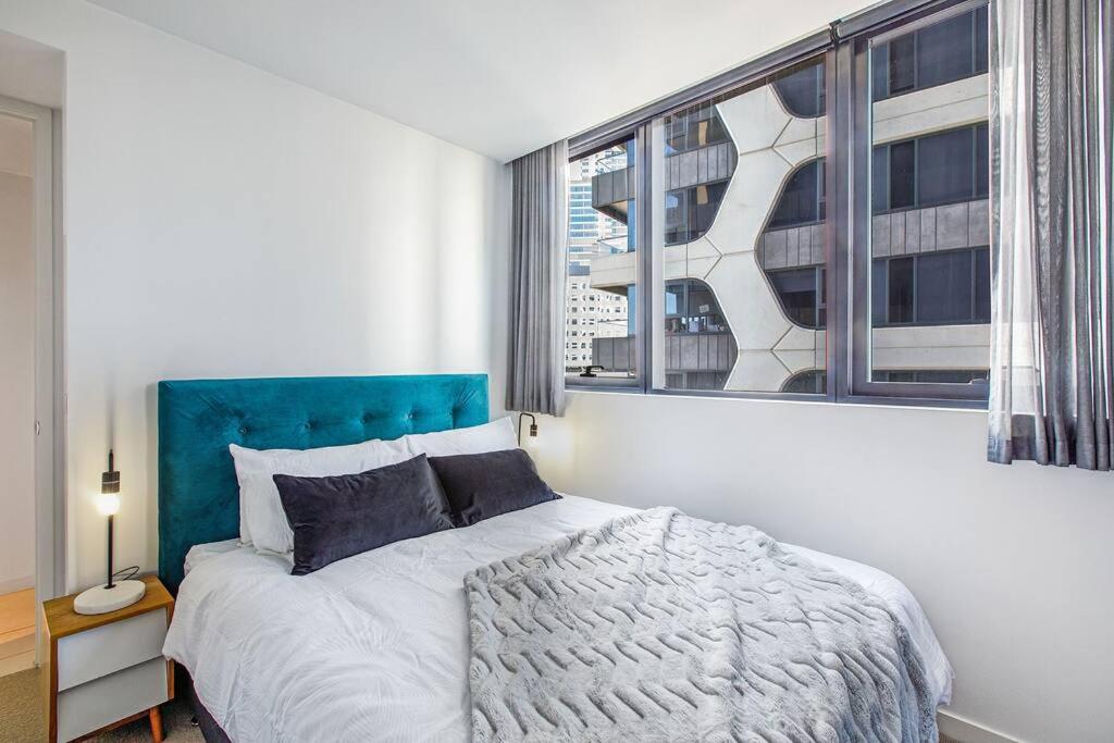 Premium Albert Park Grand Prix Apartment by Ready Set Host