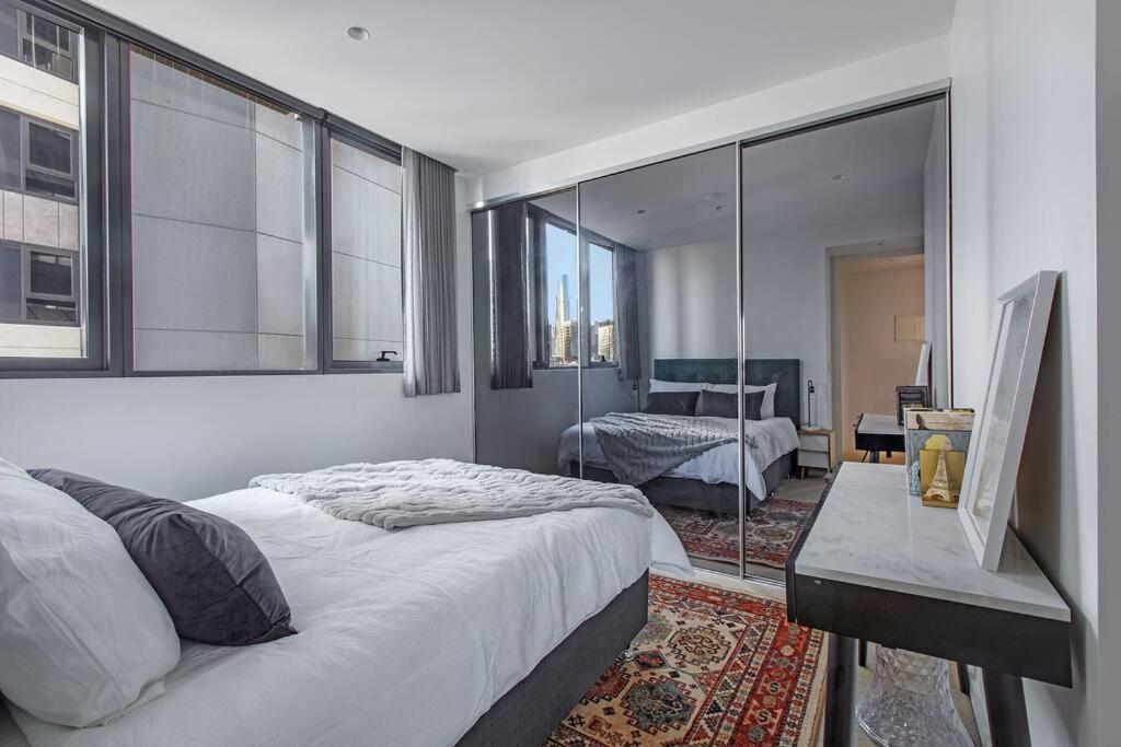 Premium Albert Park Grand Prix Apartment by Ready Set Host
