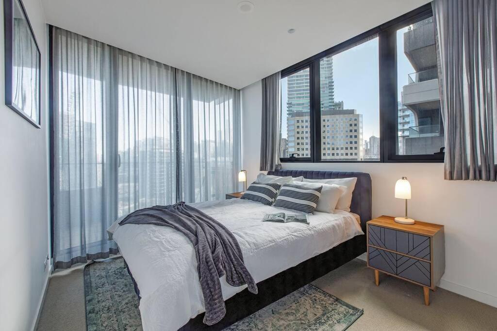 Premium Albert Park Grand Prix Apartment by Ready Set Host