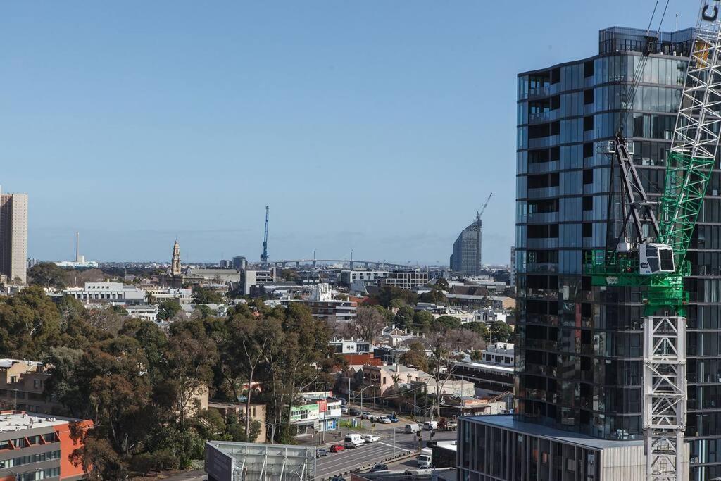 Premium Albert Park Grand Prix Apartment by Ready Set Host