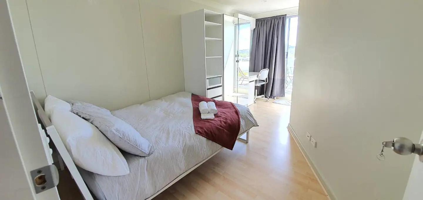 Dana-Cozy Private Room in Shared Central Apt-Rm 1