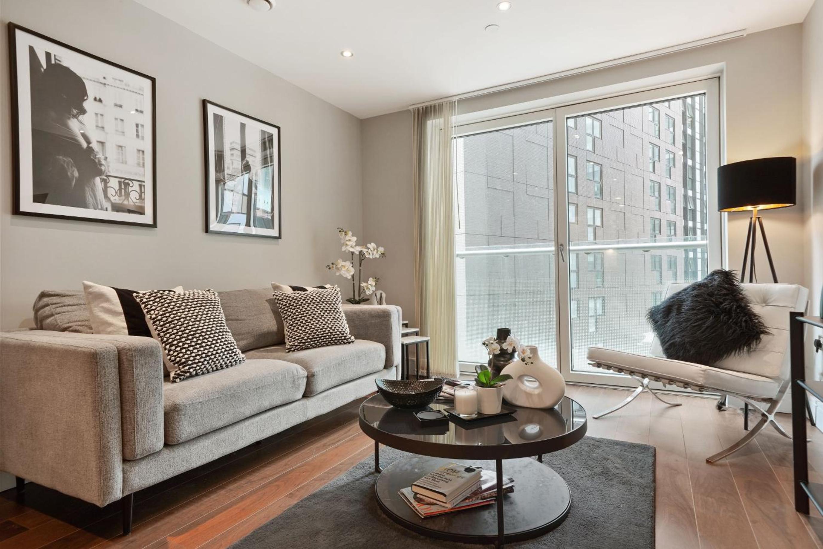 Luxury 1 bed flat, minutes from Canary Wharf and South Quay Station