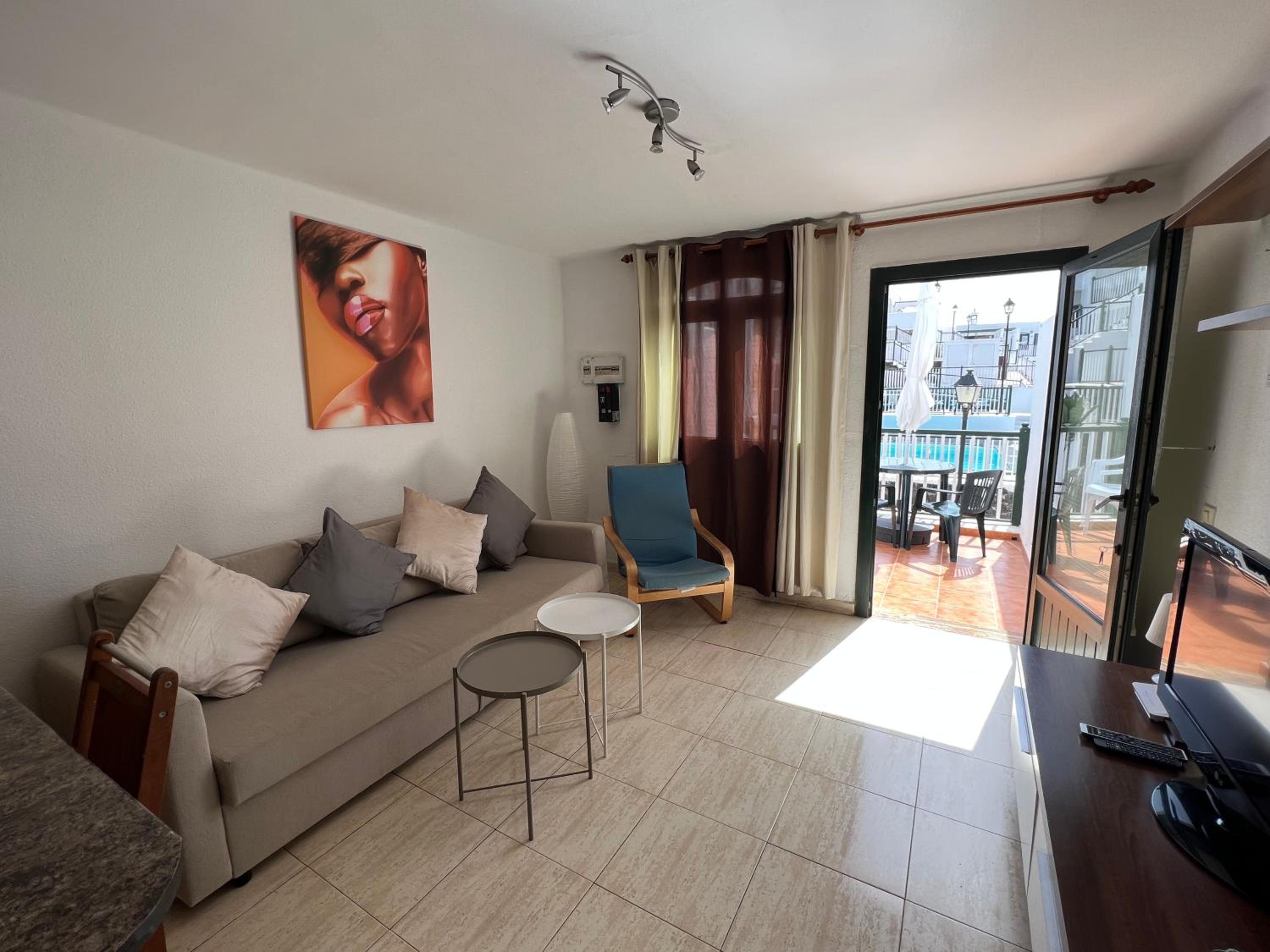 Central one bedroom apartment with communal pool - Casa Julie photo 1