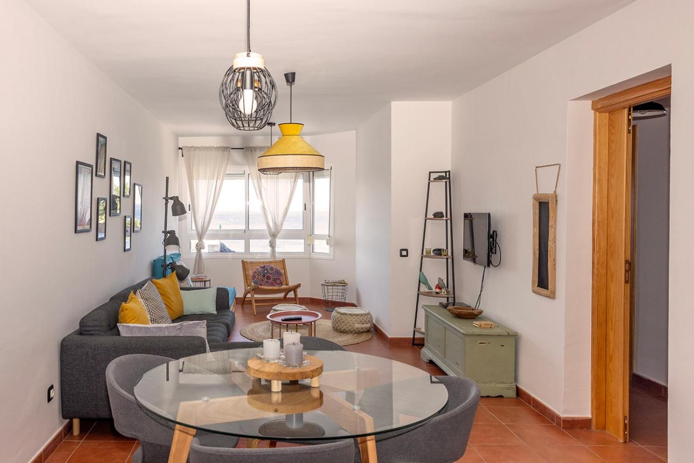 Artistic beachfront apartment