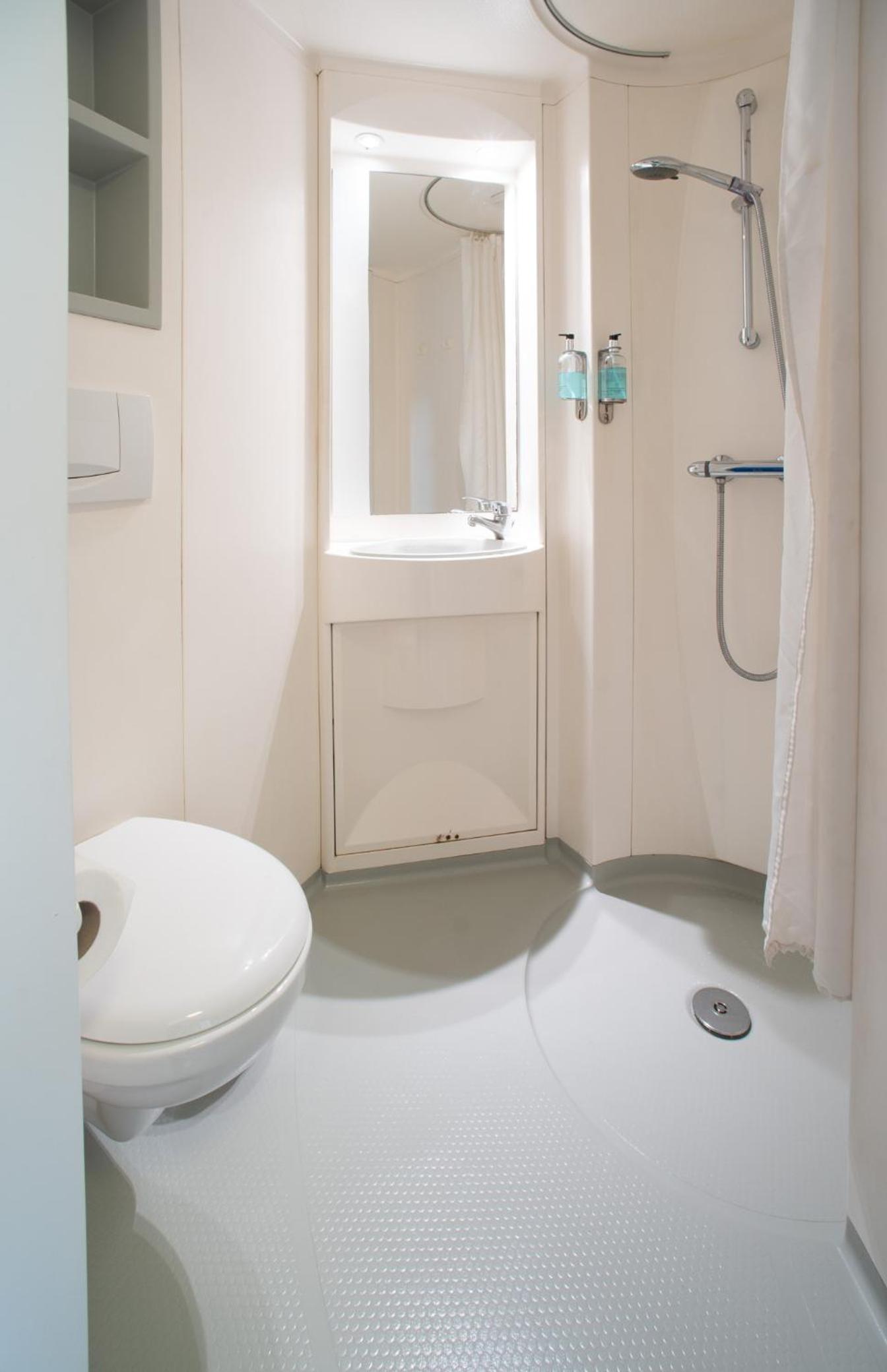 Luton Vacations - CiTi Hotel London Luton - Property Image 7