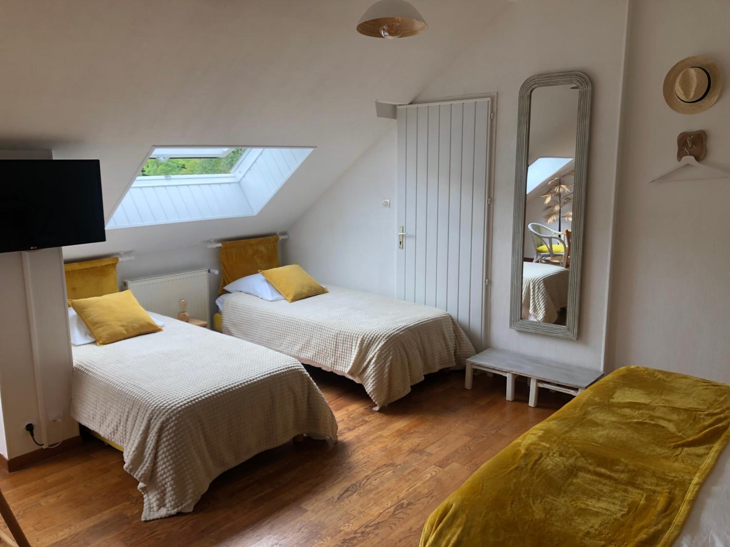 Grande Chambre Familiale JAUNE Tout Bonnement Bien