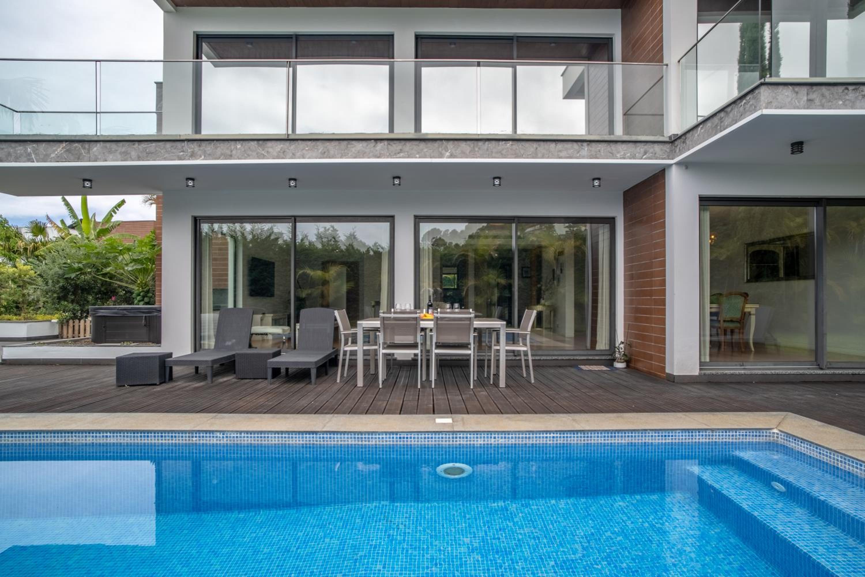 Gold Villa