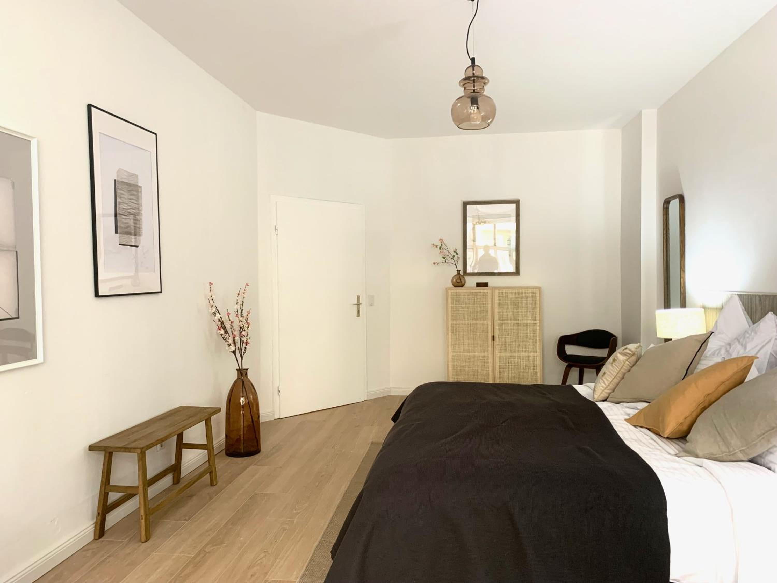 Cosy, Spacious, and Central