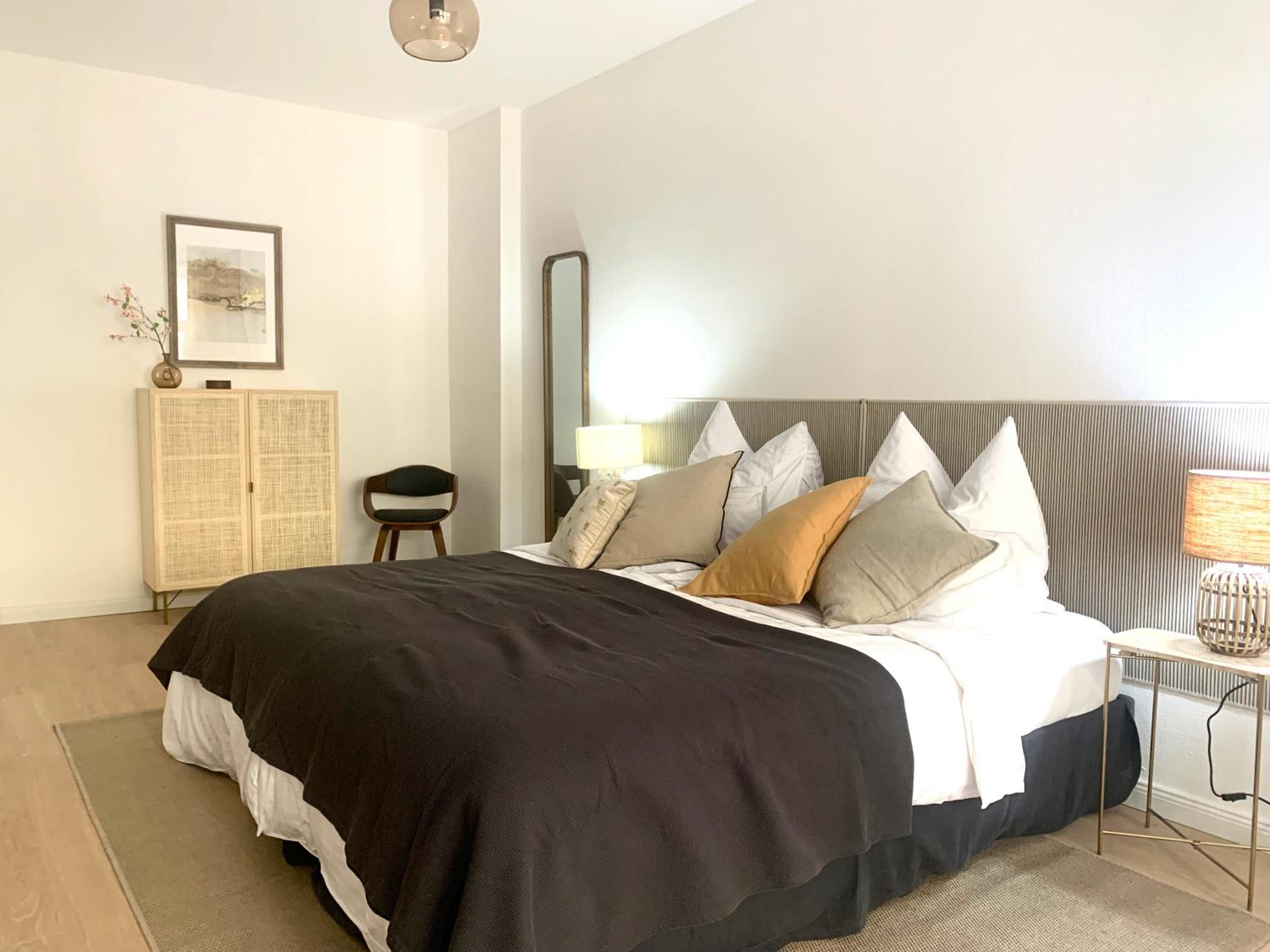 Cosy, Spacious, and Central