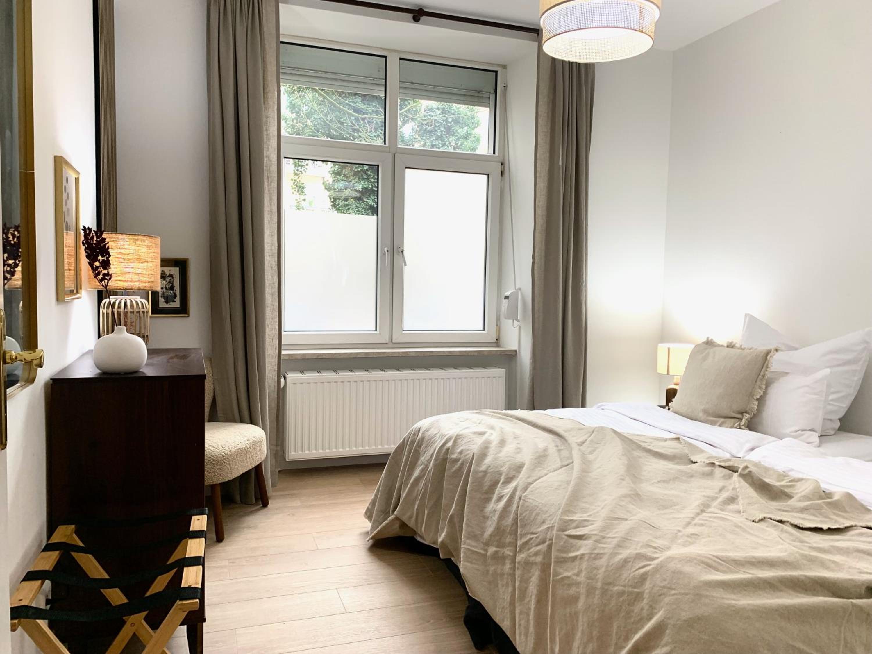 Cosy, Spacious, and Central
