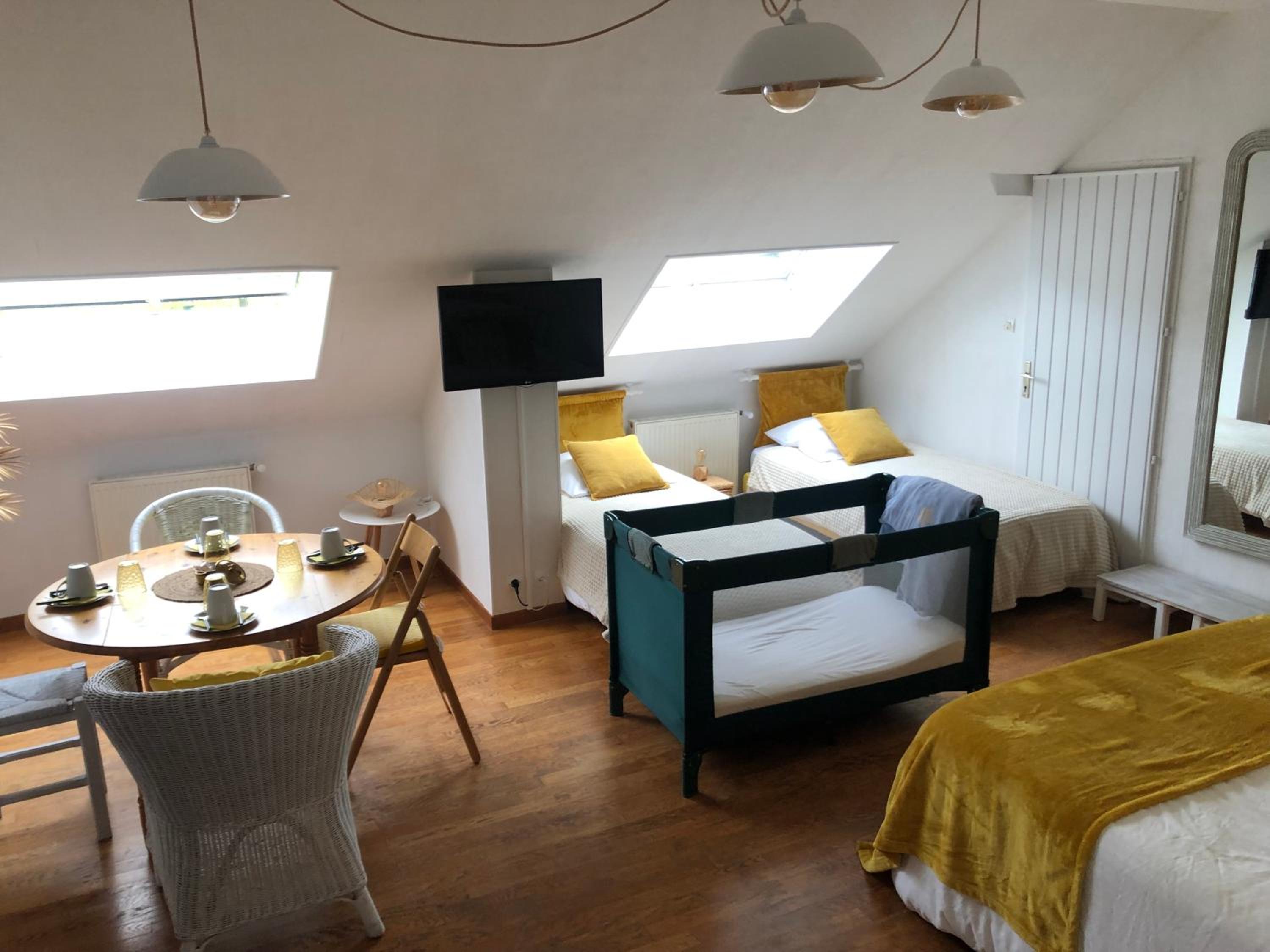 Grande Chambre Familiale JAUNE Tout Bonnement Bien