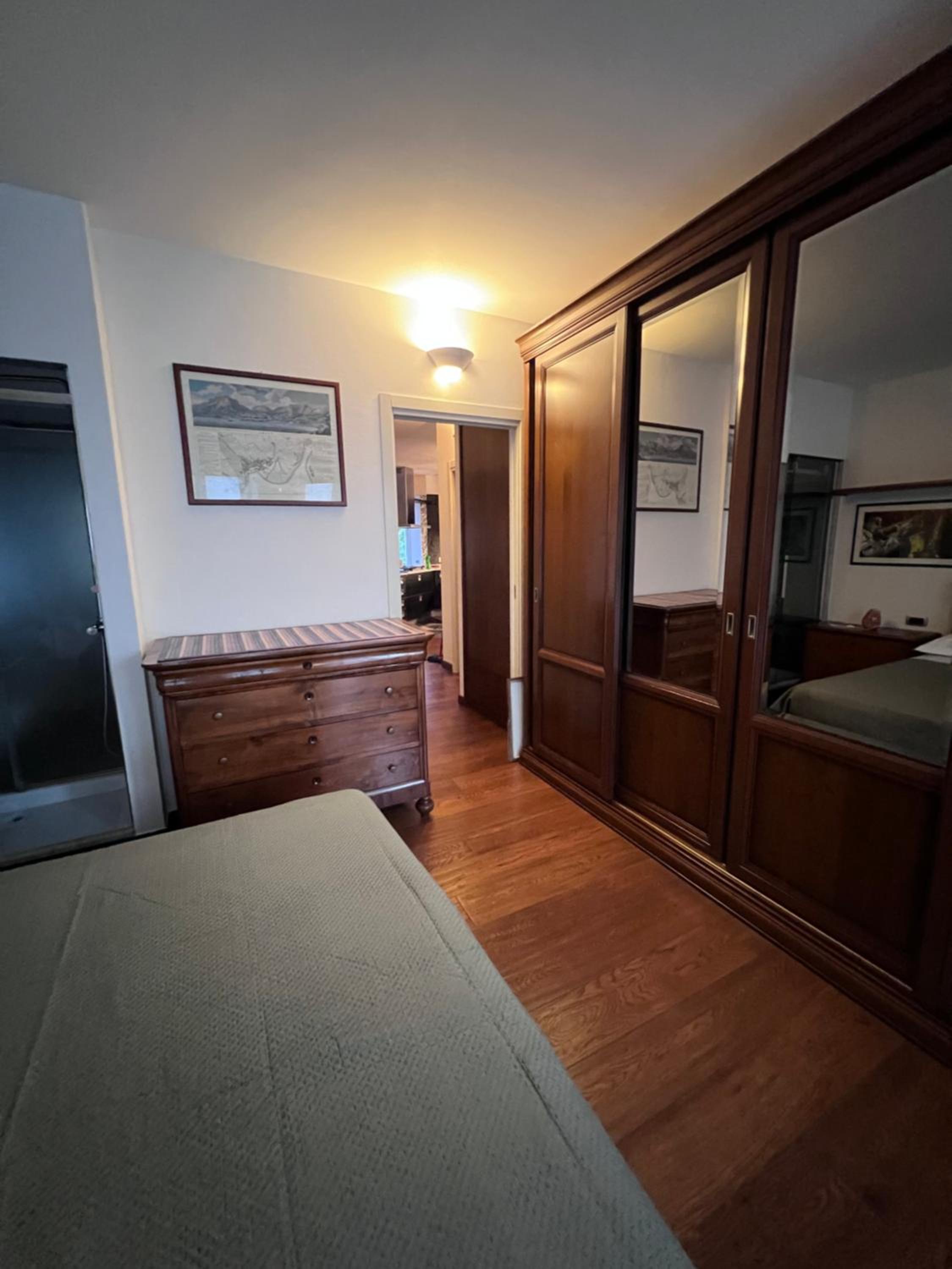 Casa vacanze Attico sul lago di Lecco, a due passi dal centro con posto auto