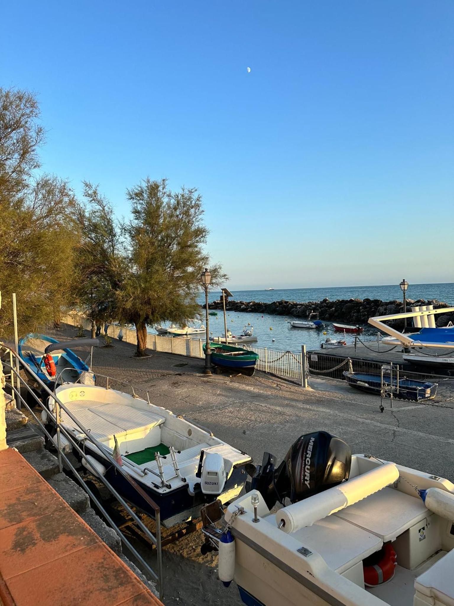 Il Viandante sul Mare view 2