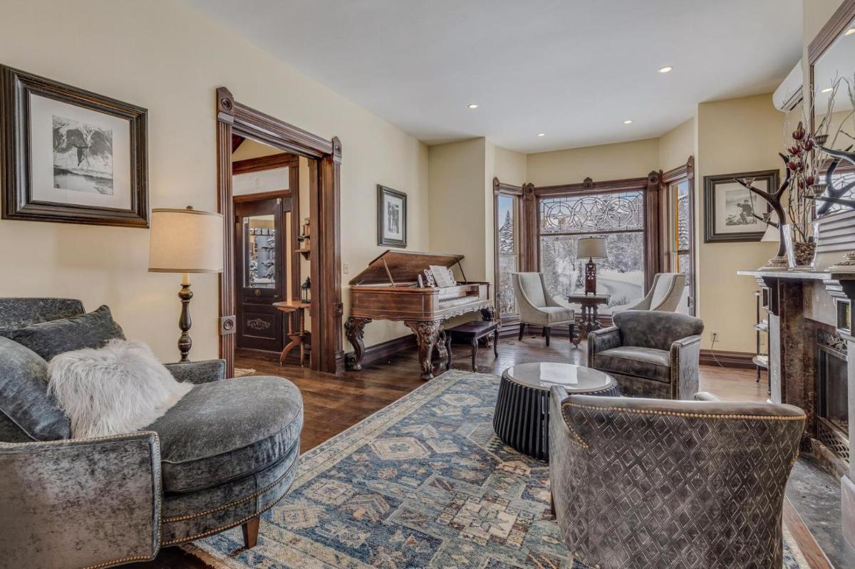1044- Victorian Chalet view 4