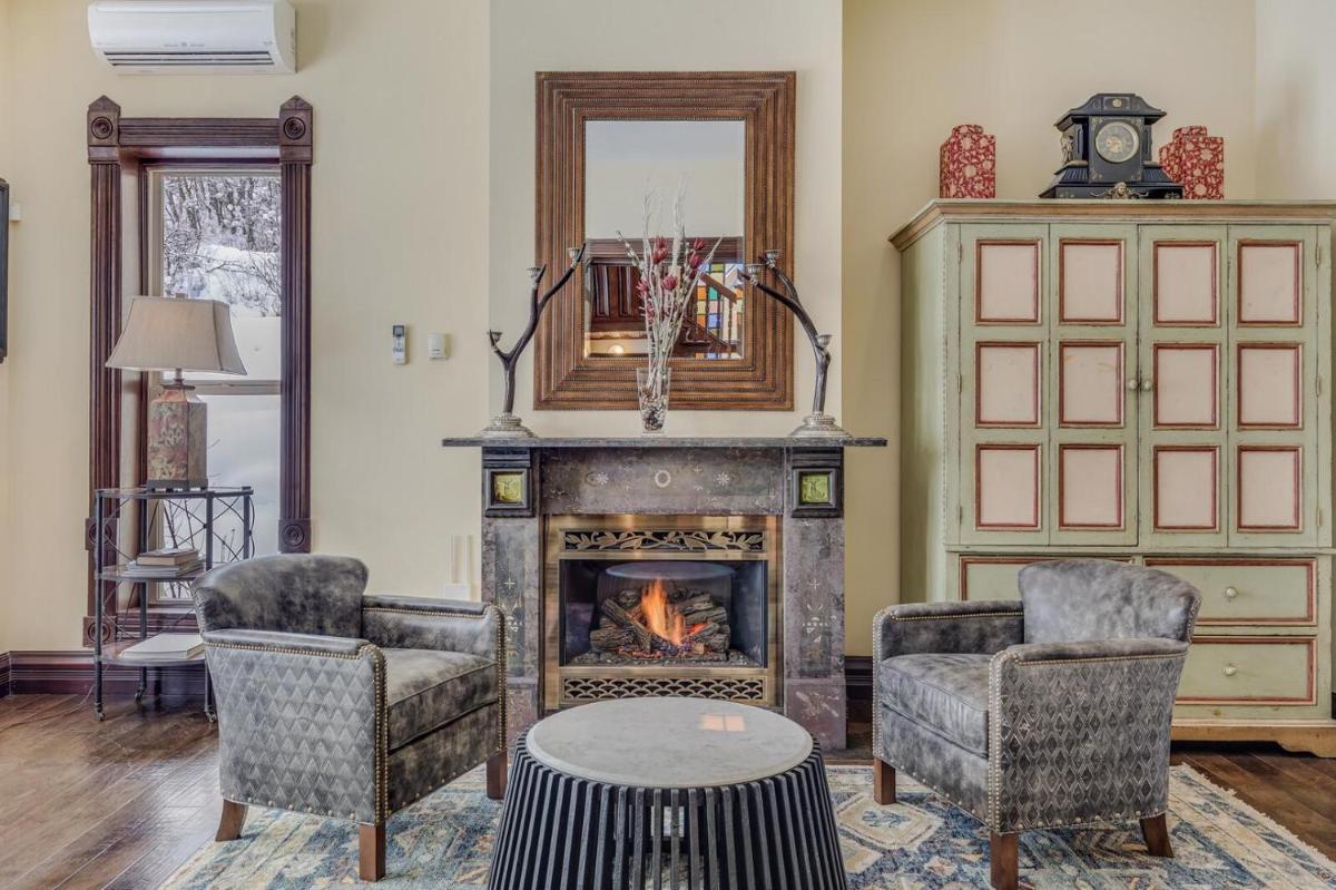 1044- Victorian Chalet view 5